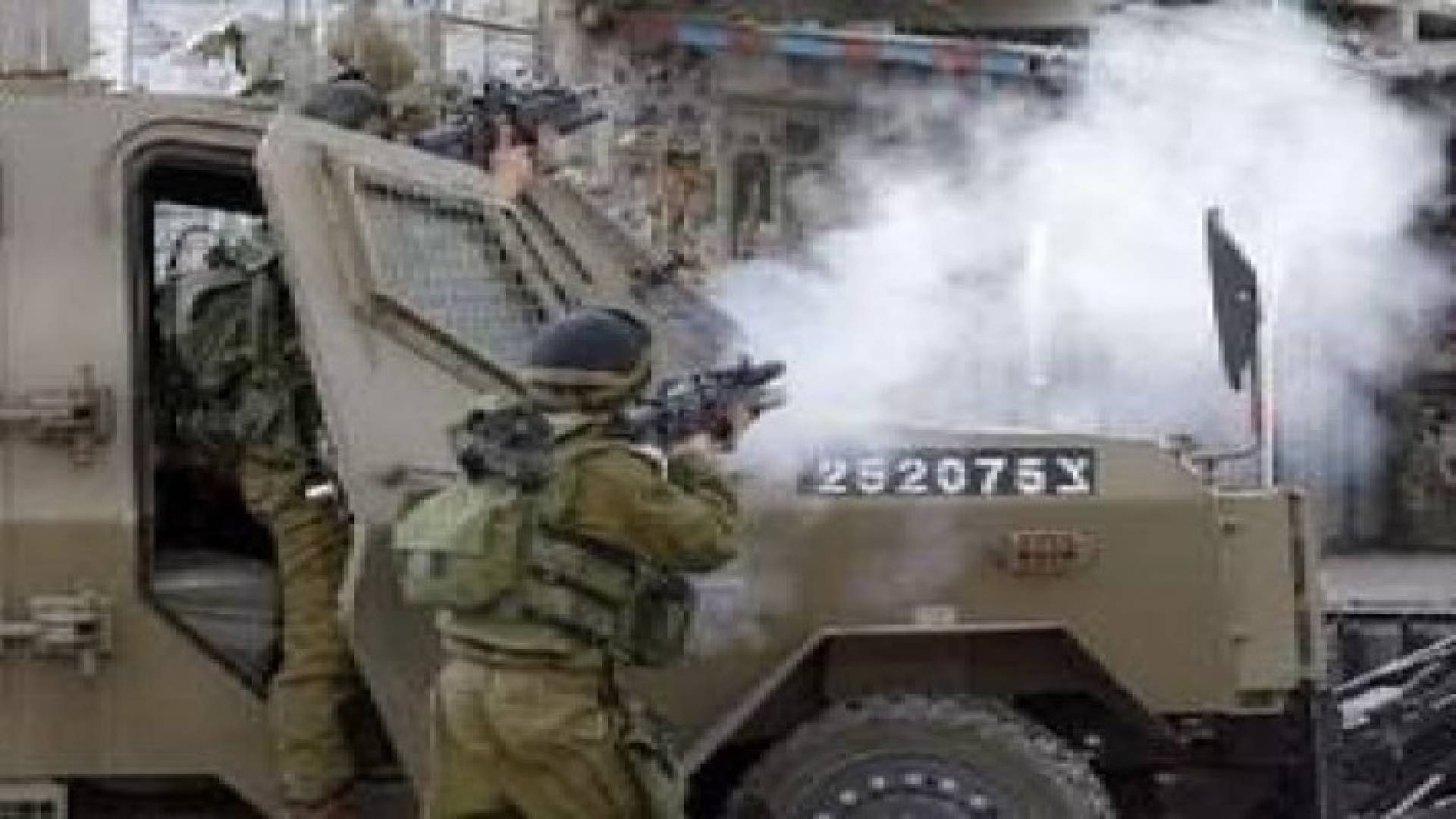 نابلس: إصابة مواطن بعيار مطاطي واعتقال خمسة مواطنين