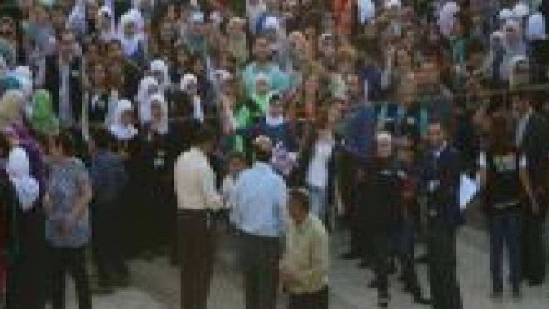 افطار يجمع أطفال أيتام ومتطوعين على متن رحلة قطار .. صور