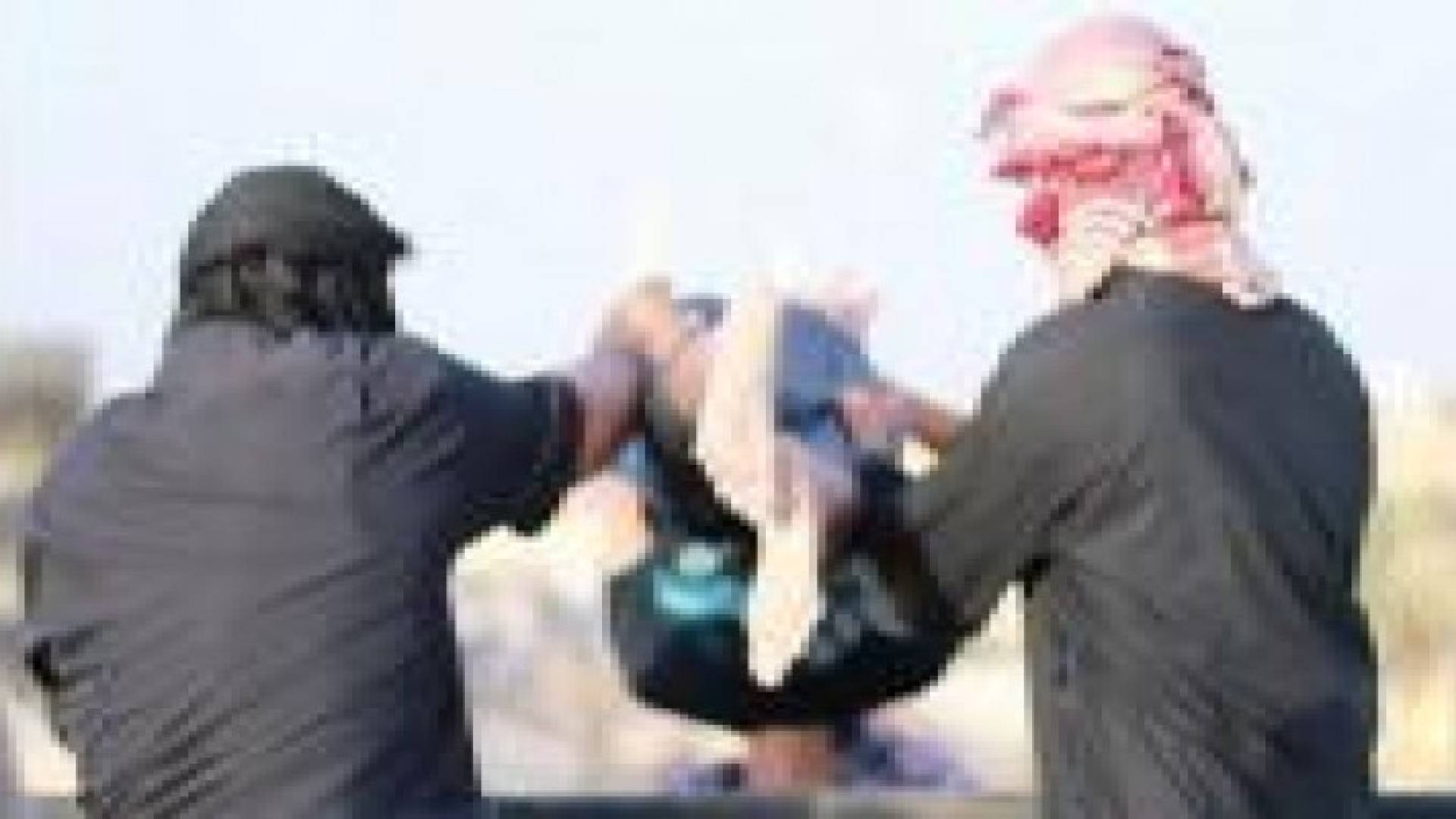العراق.. "داعش" يقذف المثليين من أسطح المباني .. صور
