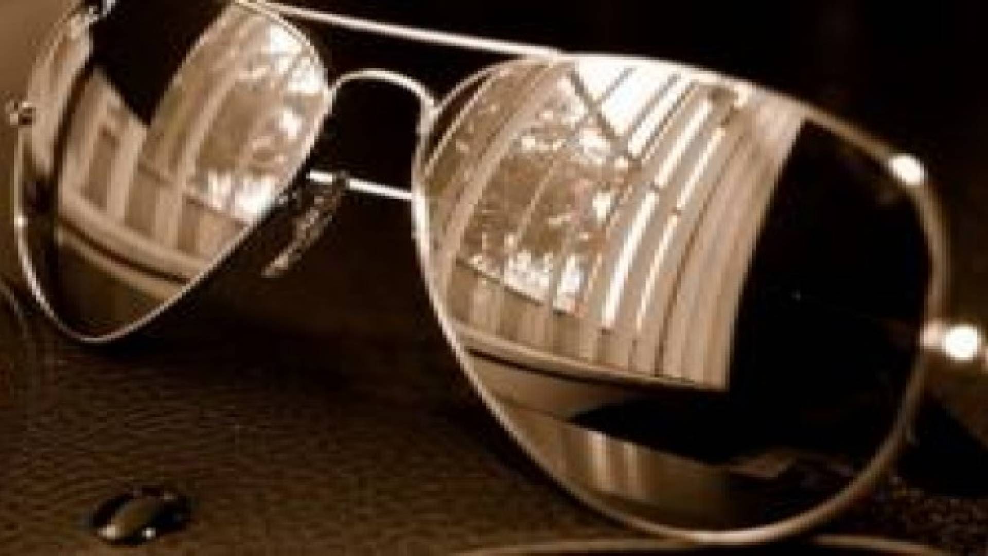 كيف تقرأ العلامات على النظارة الشمسية؟