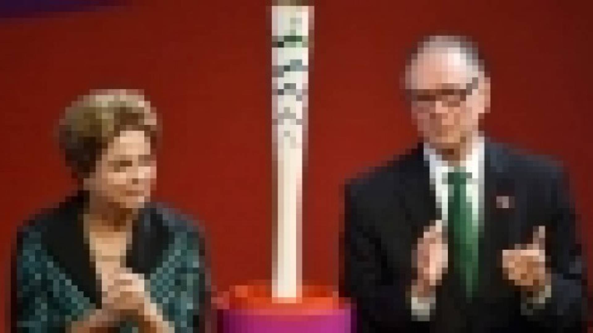 رئيسة البرازيل تكشف النقاب عن المشعل الأولمبي لريو 2016