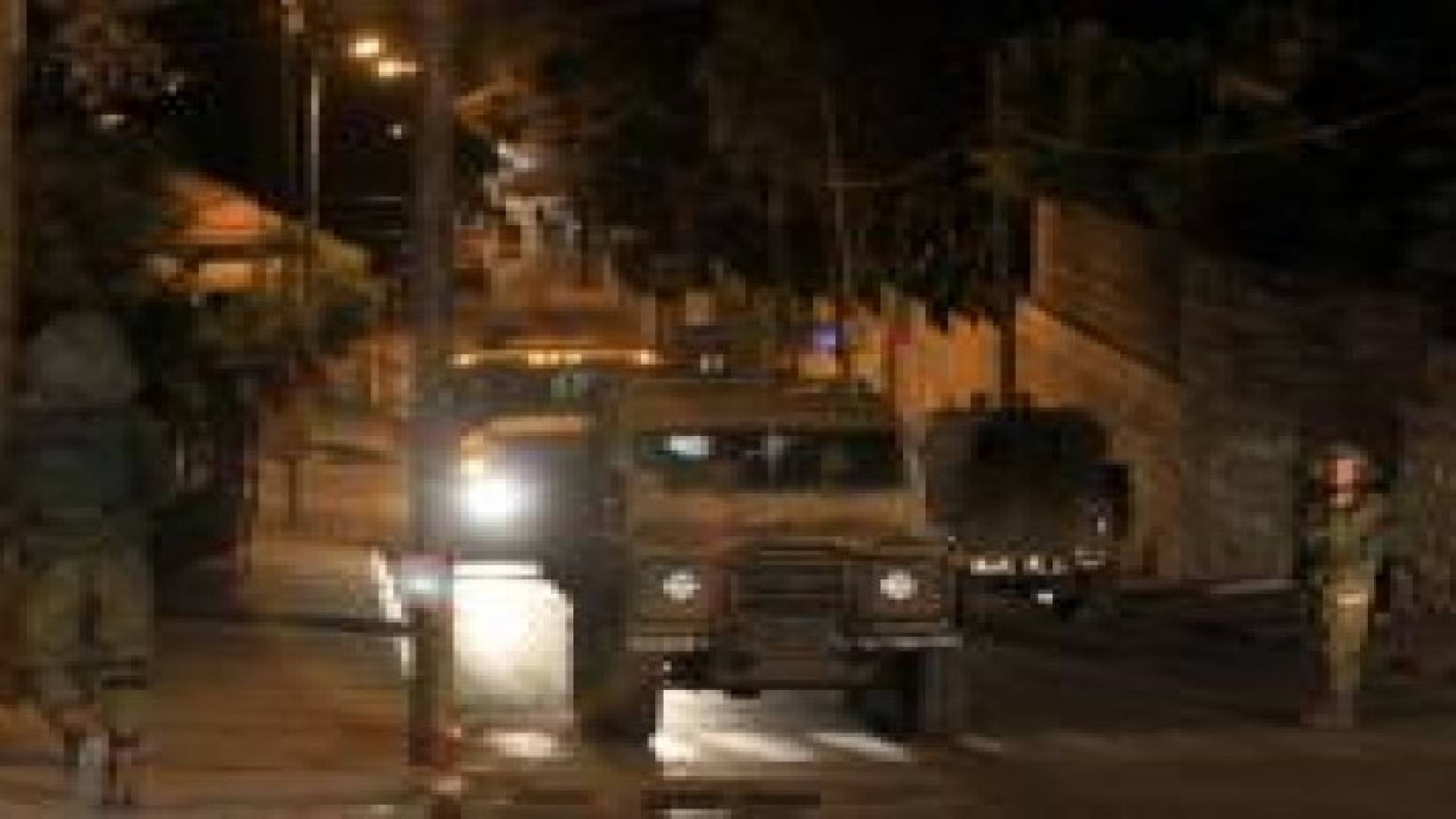 الاحتلال يعتقل عدة شبان بالضفة المحتلة