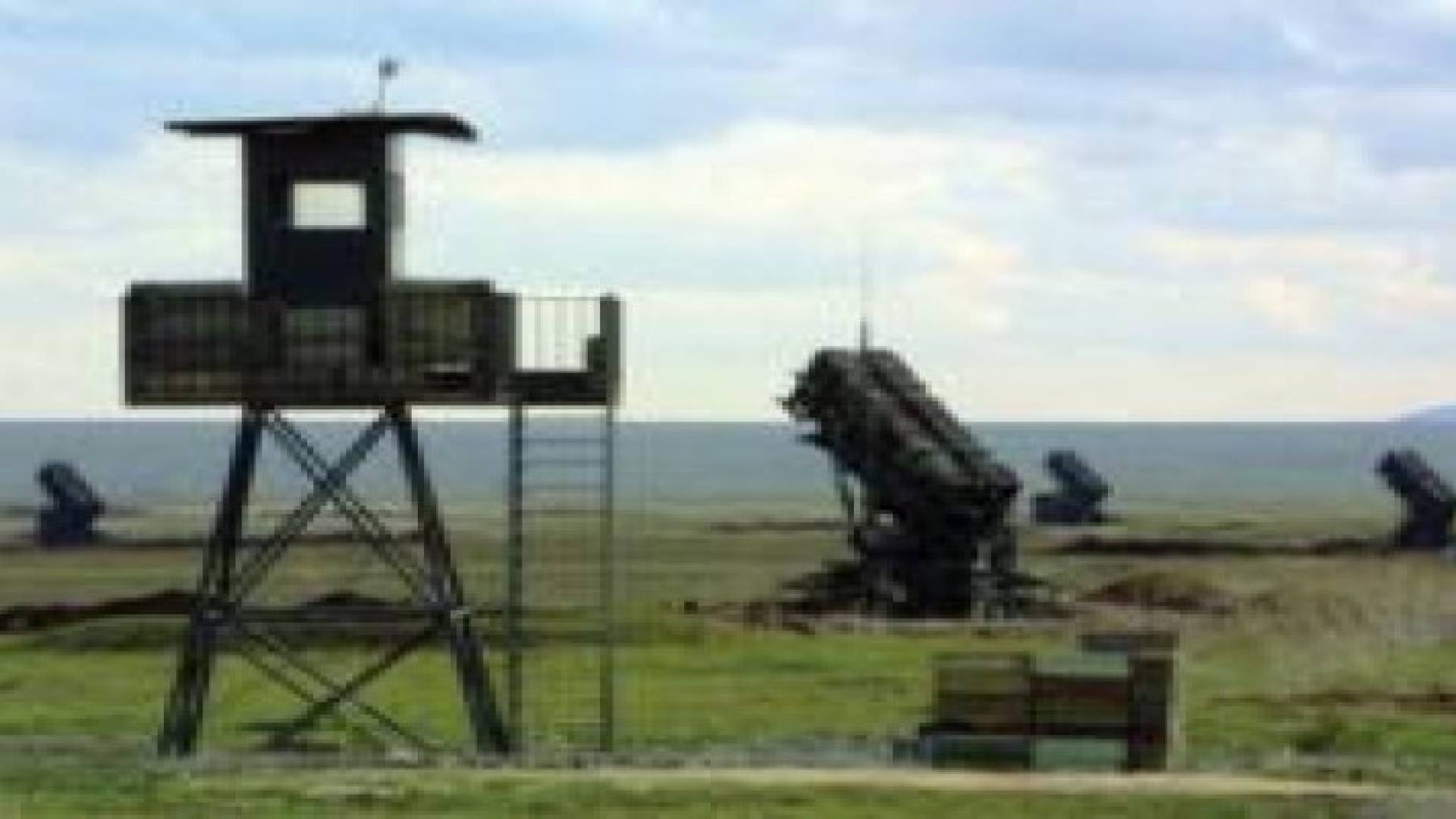 الجيش التركي يعزز من قدراته الدفاعية على الحدود السورية