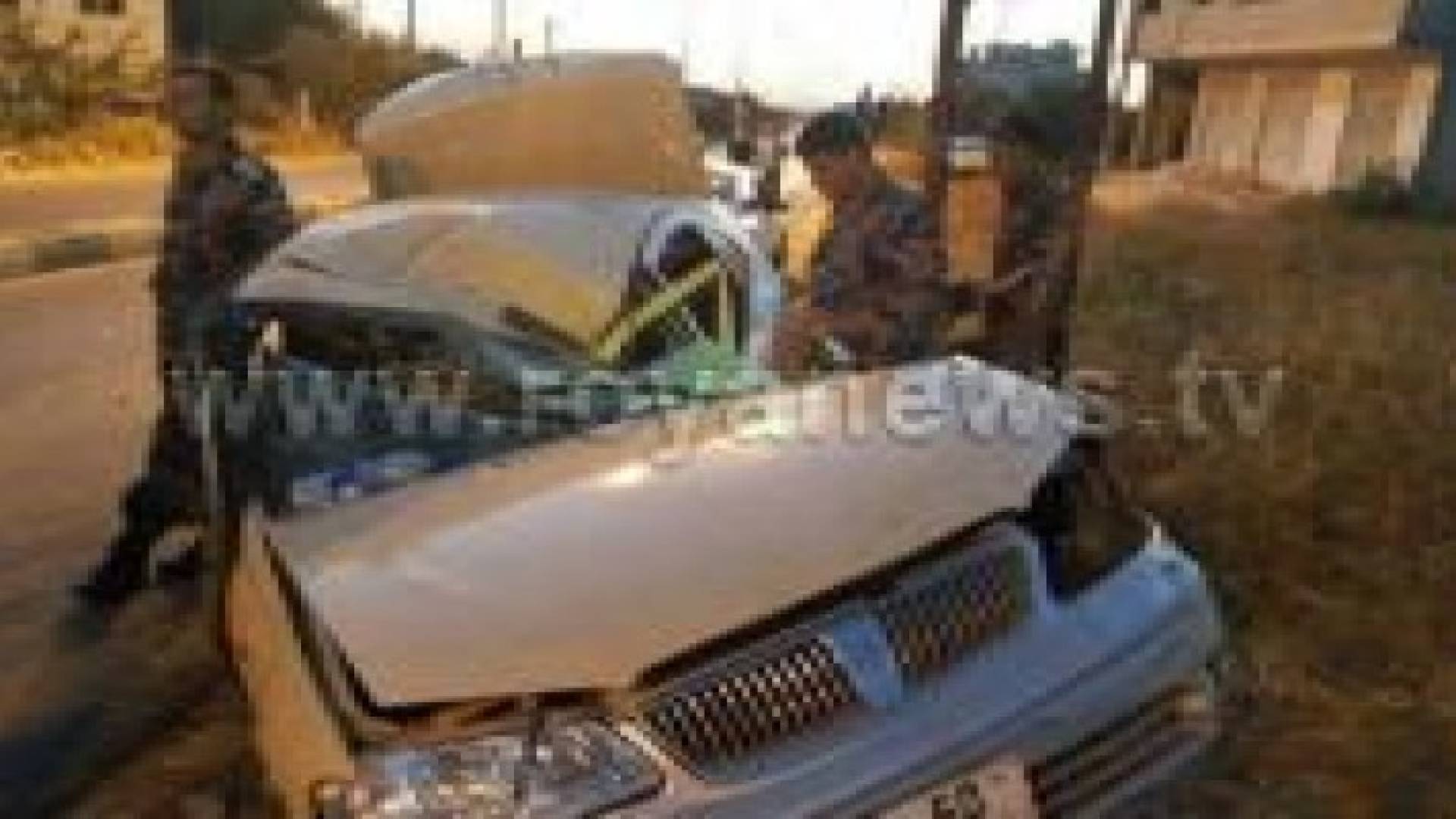 وفاة شخص في حادث اصطدام بعمود كهرباء في لواء بني كنانه بمحافظة اربد .. صور