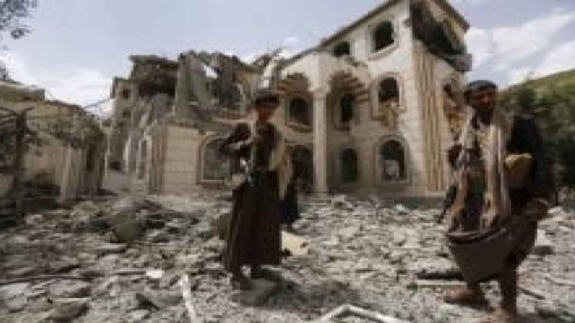 10 قتلى في انفجار سيارة مفخخة استهدفت "الحوثيين" وسط اليمن