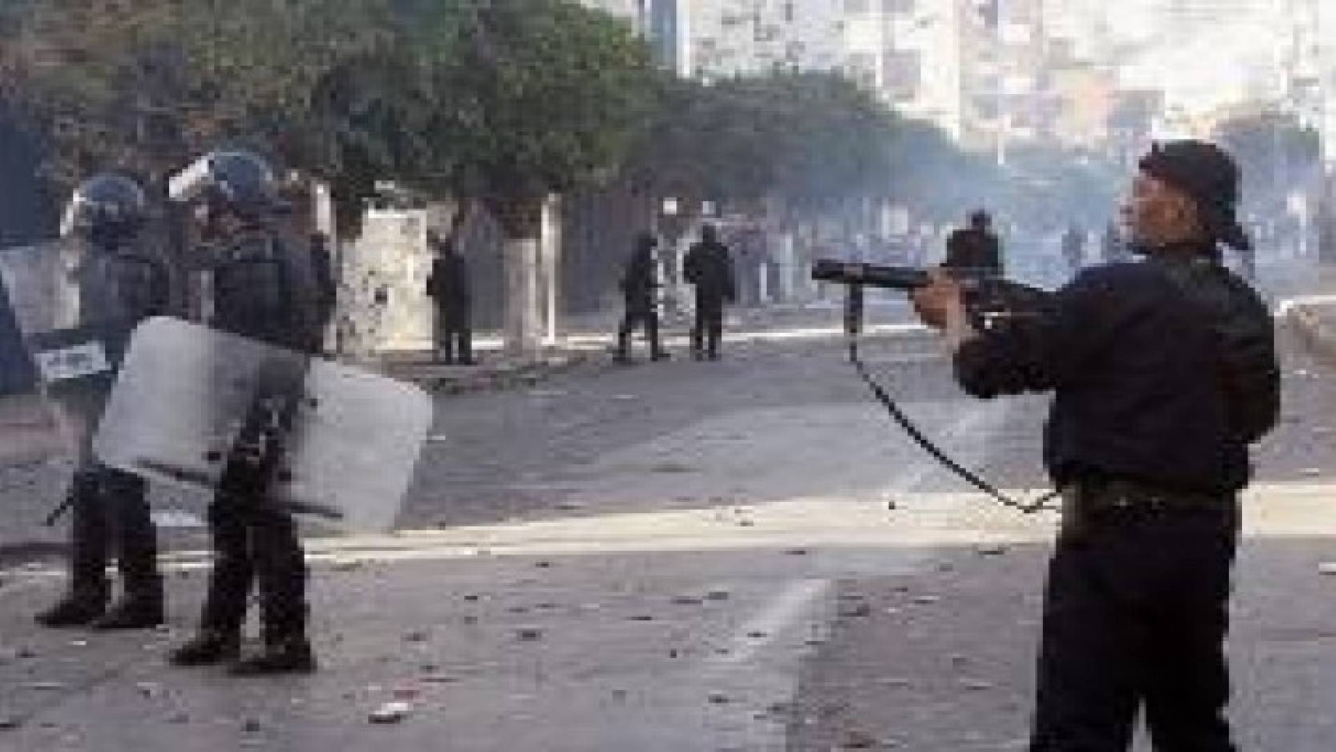 5500 تونسي يلتحقون بتنظيمات إرهابية والسلطات تمنع 15 ألفا