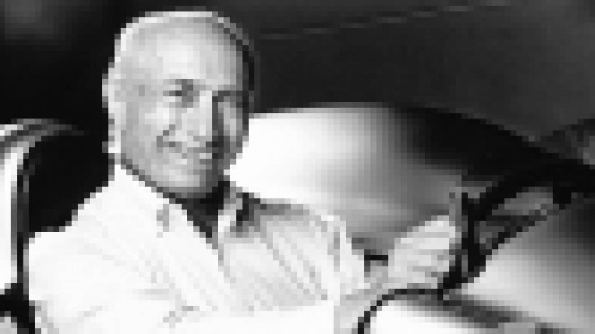 نبش رفات اسطورة سباق السيارات الأرجنتيني خوان مانويل فانجيو