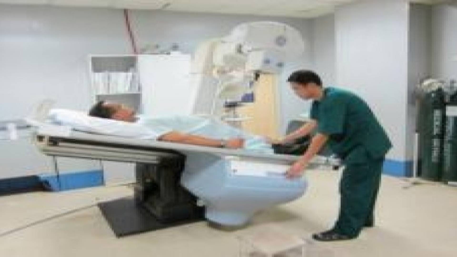 فوائد الأشعة في الطب تفوق مضارها