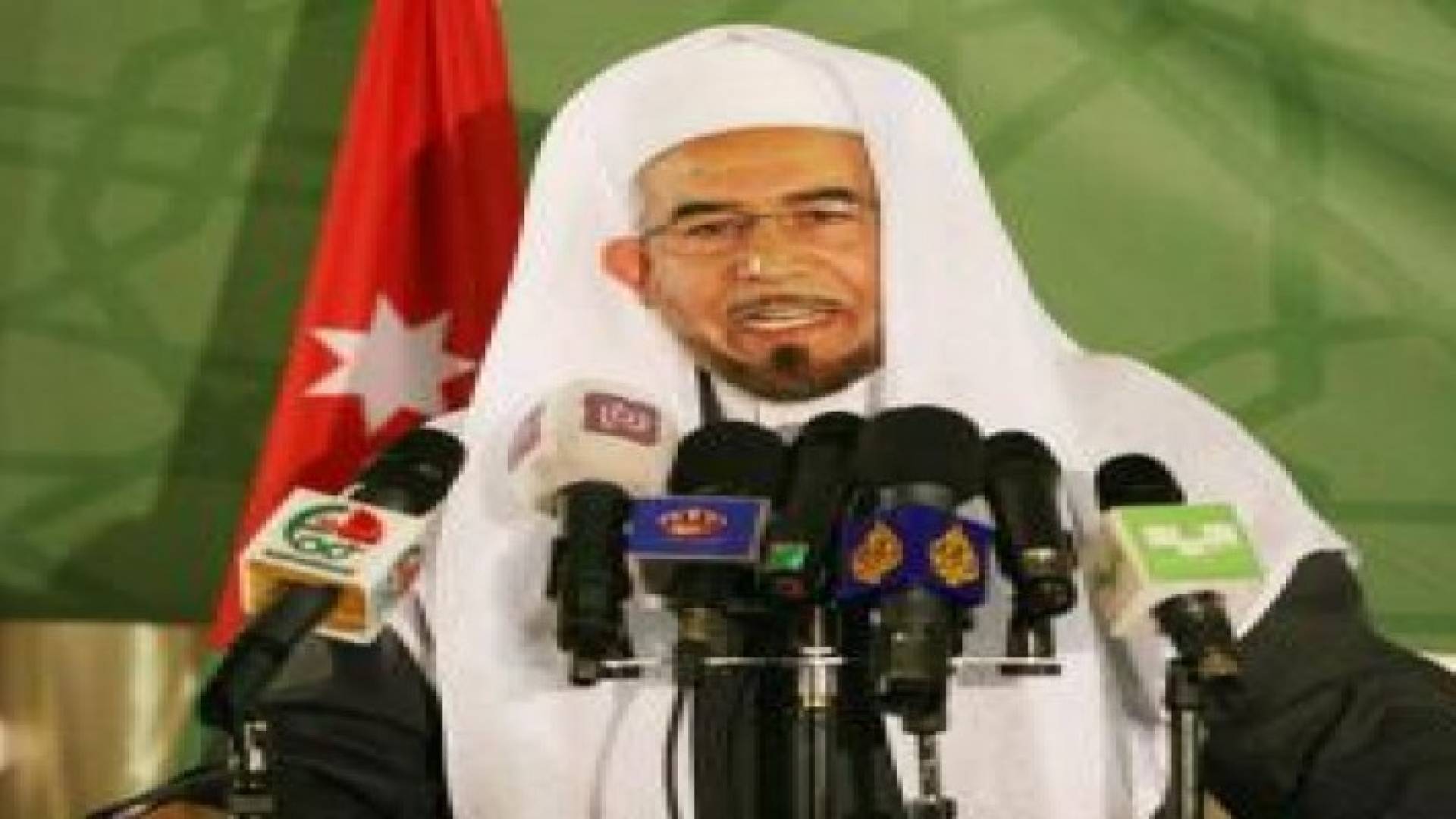 قاضي القضاة يدعو لتحري هلال عيد الفطر الخميس المقبل