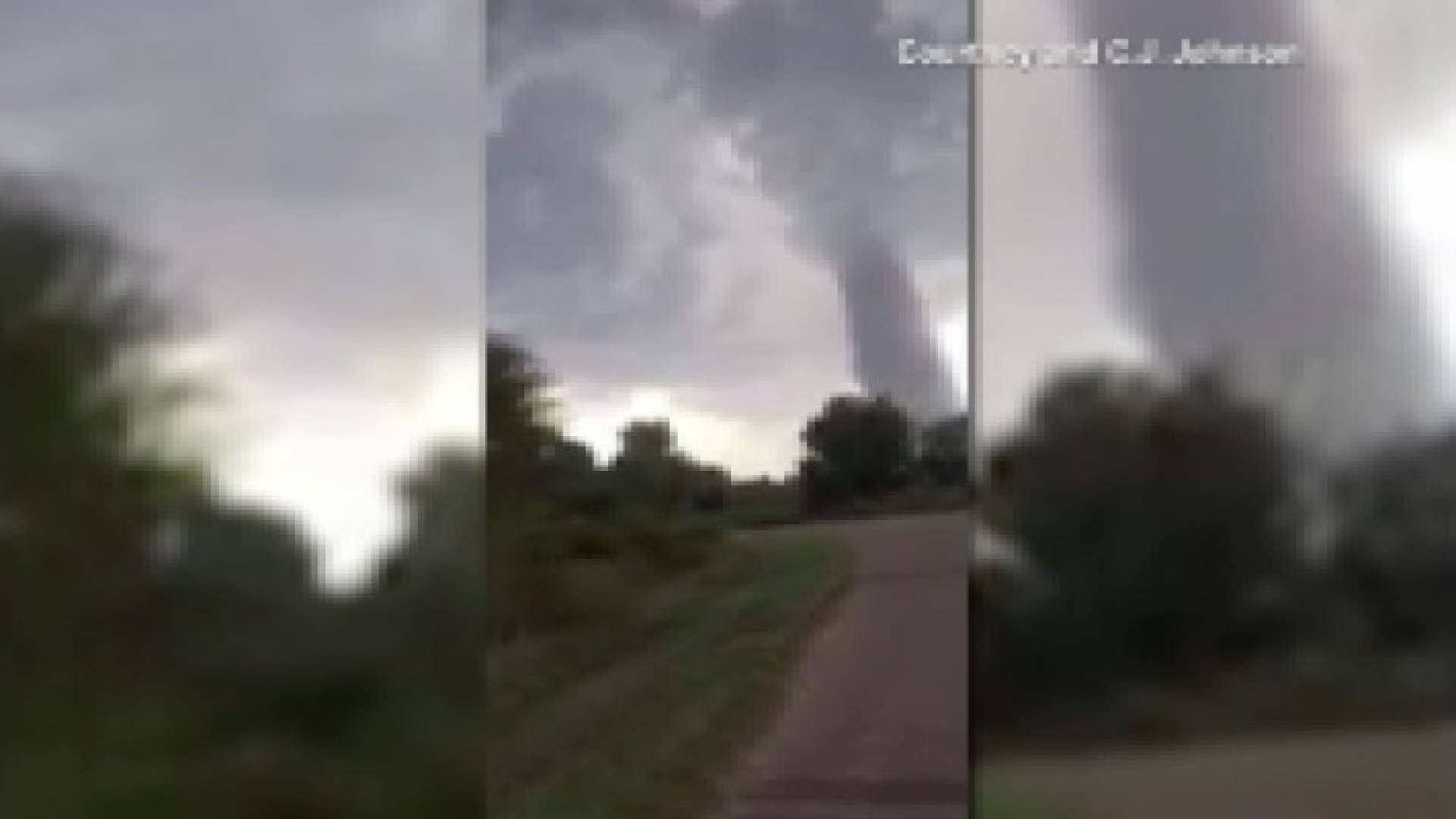 بالفيديو: لحظة تحرك إعصار ضخم قرب كنساس