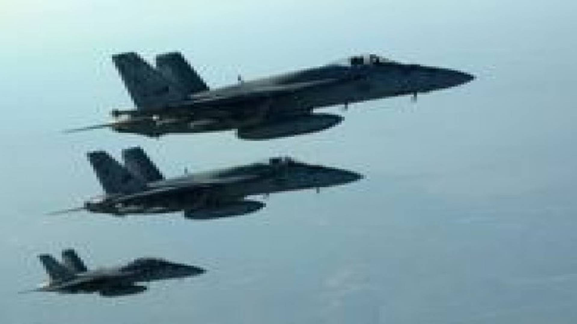 التحالف الدولي ينفذ 33 غارة على مواقع لداعش بسوريا والعراق