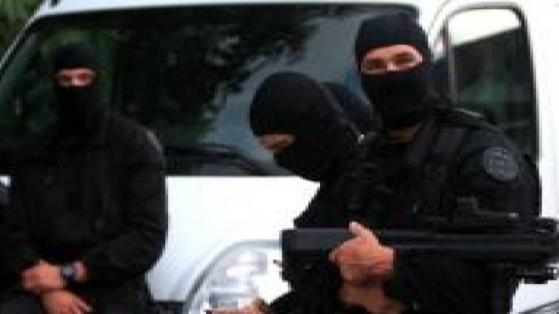 فرنسا: اعتقال 4 أشخاص "خططوا لشن هجمات على مواقع عسكرية"