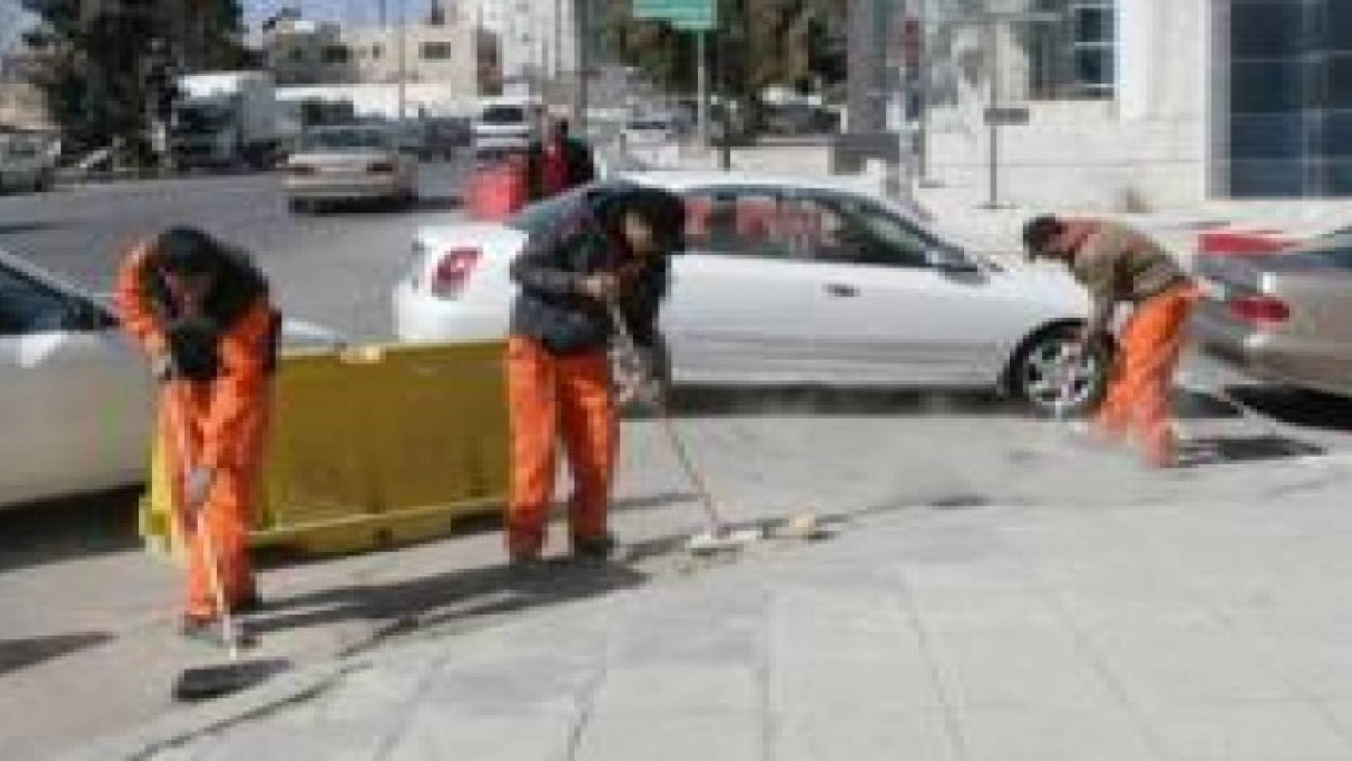 جمع 4600 طن نفايات في عمان خلال 24 ساعة