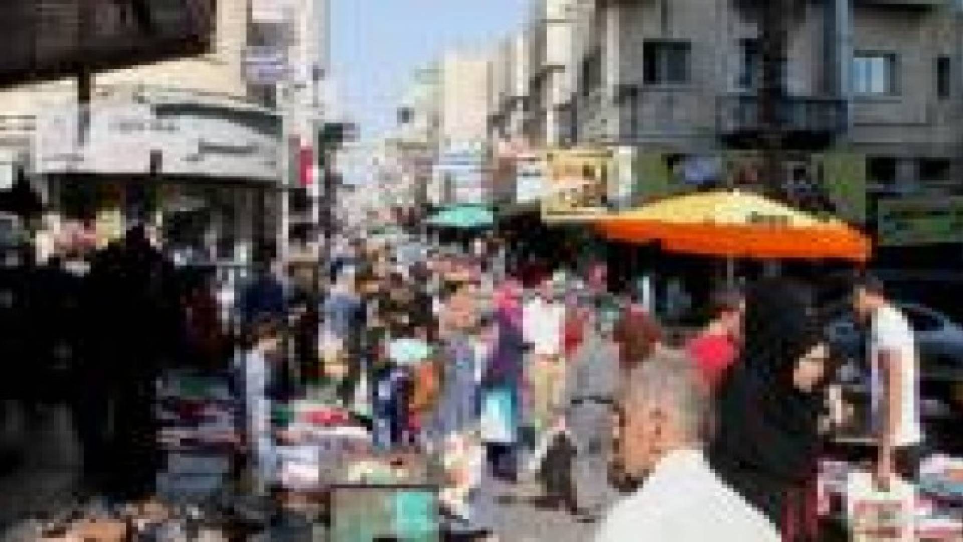 ازالة البسطات والعربات المتجولة في الزرقاء