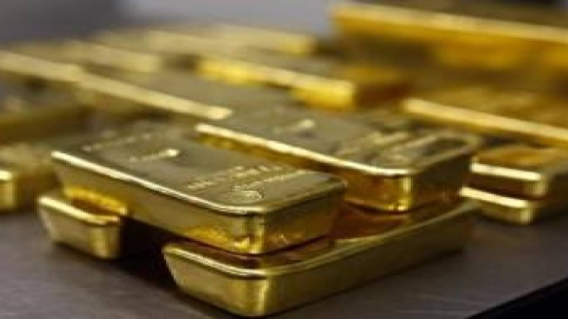 الذهب يهبط لأدنى مستوى في 5 سنوات