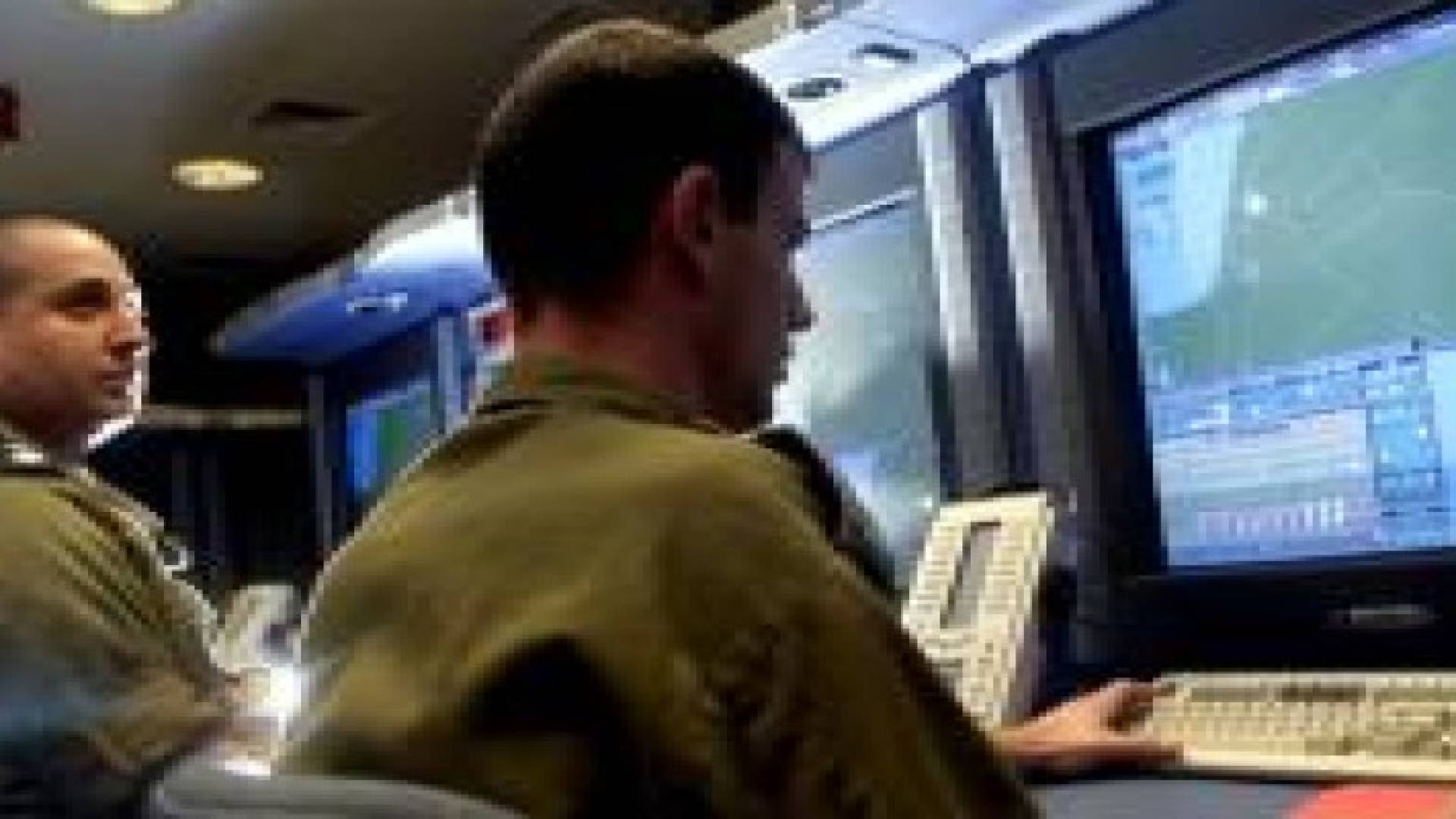 تقرير: هكذا تراقب مخابرات الاحتلال "فيسبوك وواتس أب"