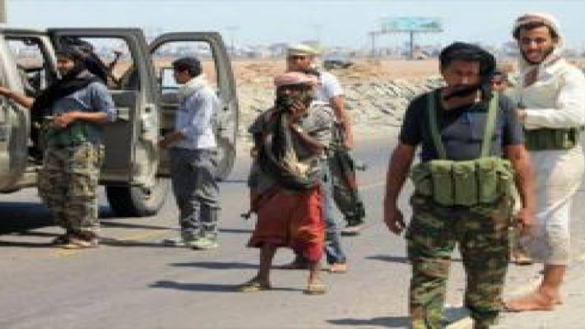 اليمن.. اشتباكات دامية بتعز بين المقاومة الشعبية والحوثيين