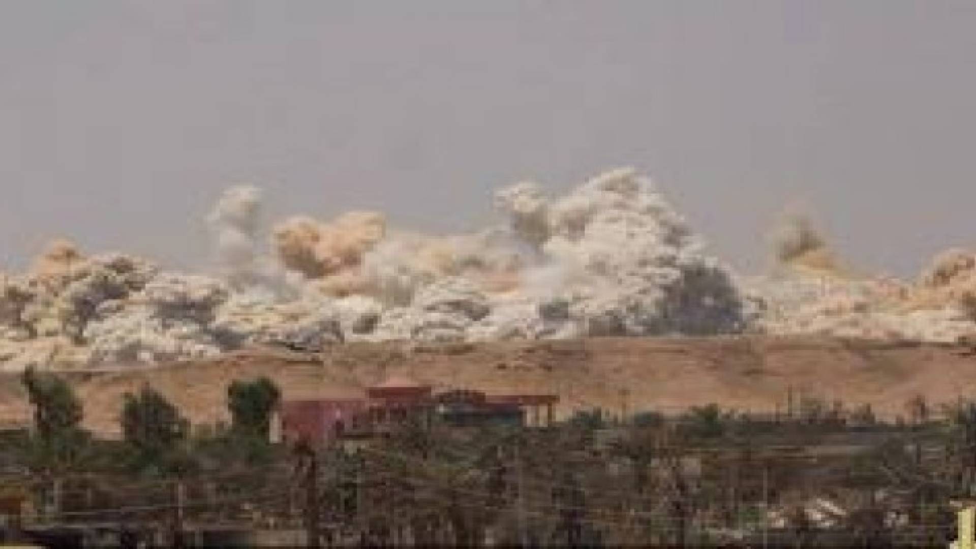 شاهد بالصور تفجير "داعش الإرهابي " الملعب الاولومبي في "الرمادي