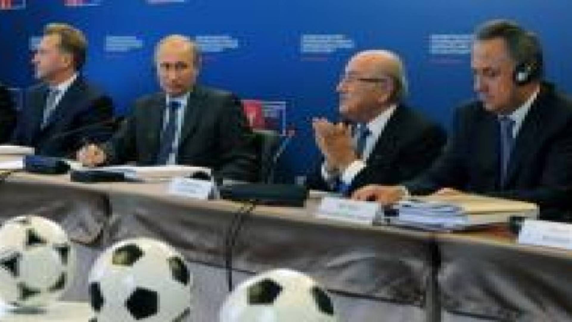 بلاتر: جميع أعضاء الفيفا سيشاركون في القرعة التمهيدية لمونديال 2018