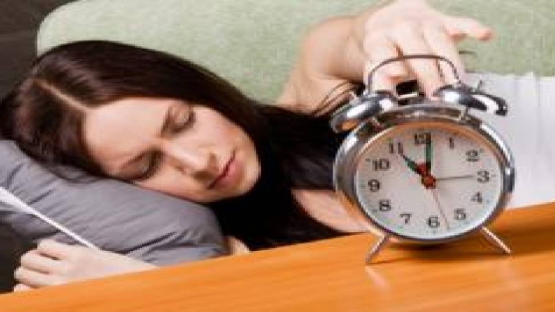 قلة النوم تزيد الإصابة بالزهايمر