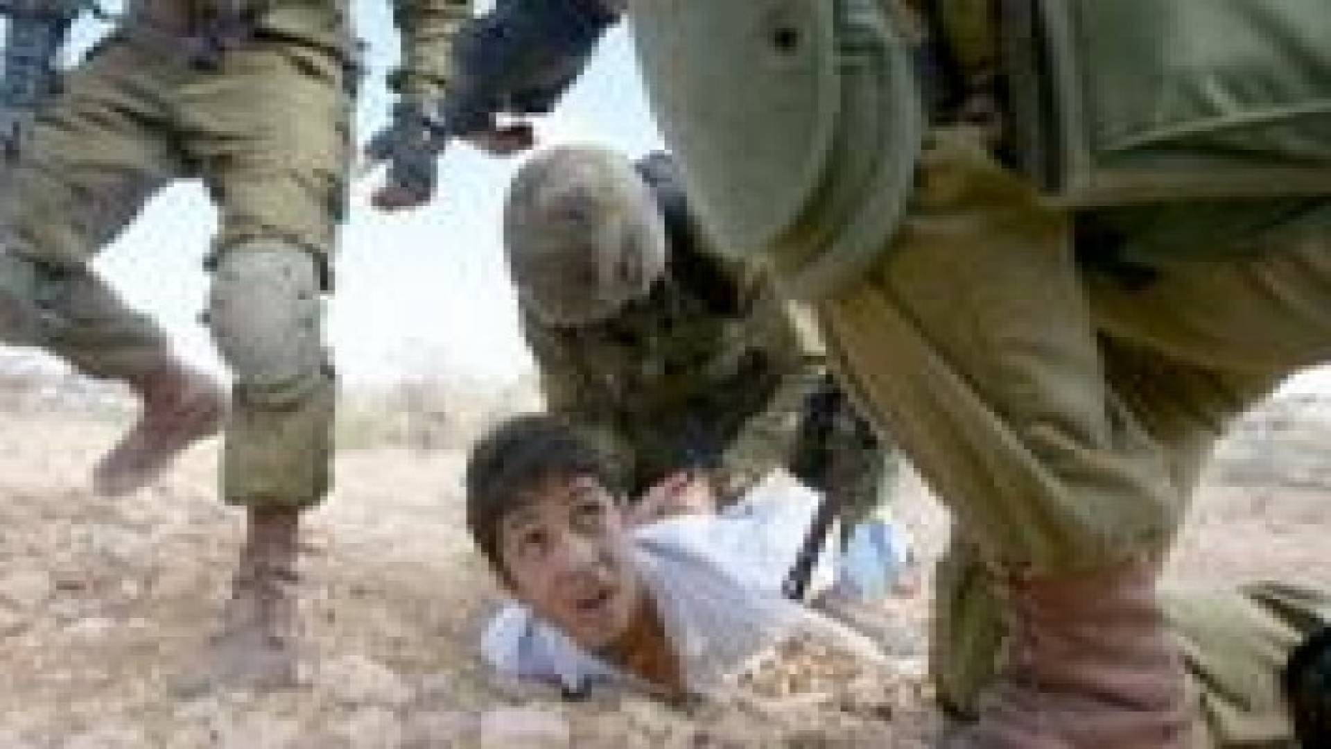 قوات الاحتلال تعتقل 10 مواطنين في الضفة المحتلة