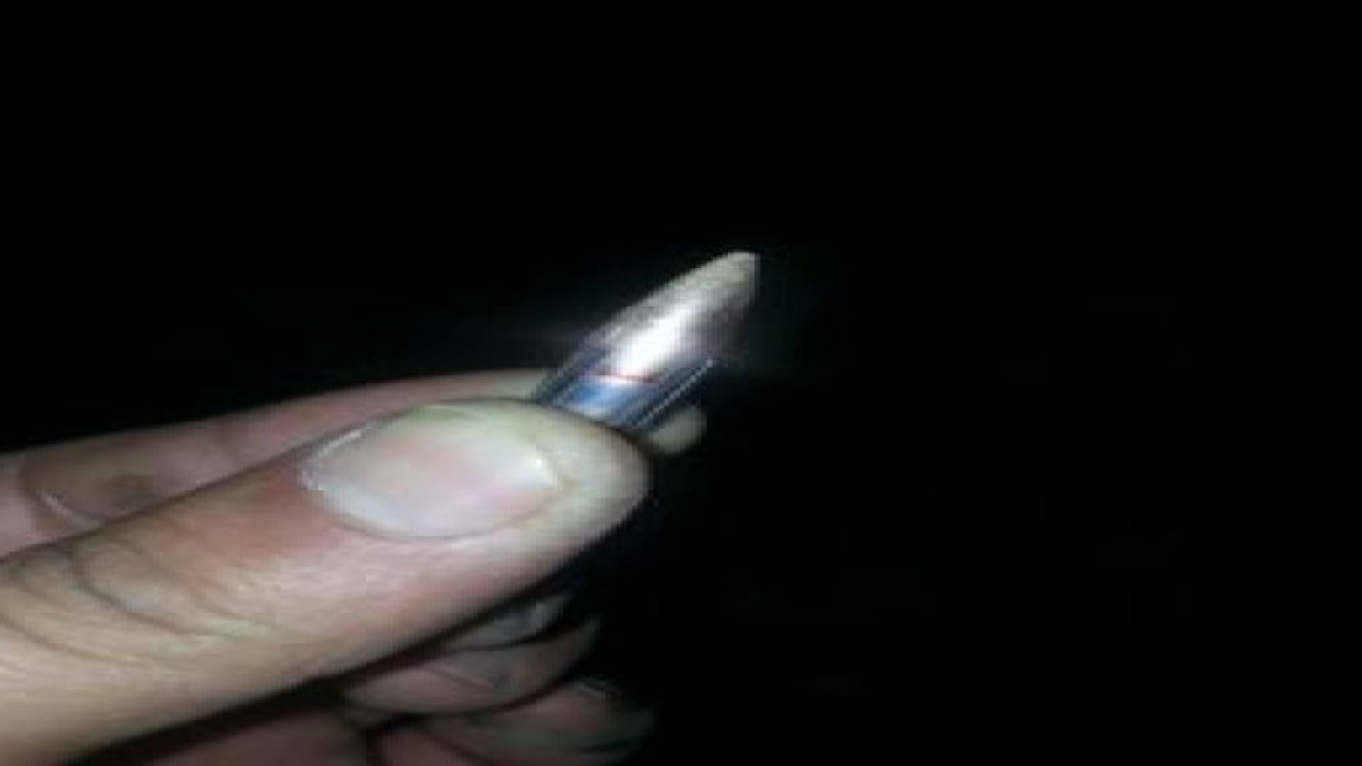 مادبا: رصاصة مجهولة تهدد عائلة داخل مركبة.. صور