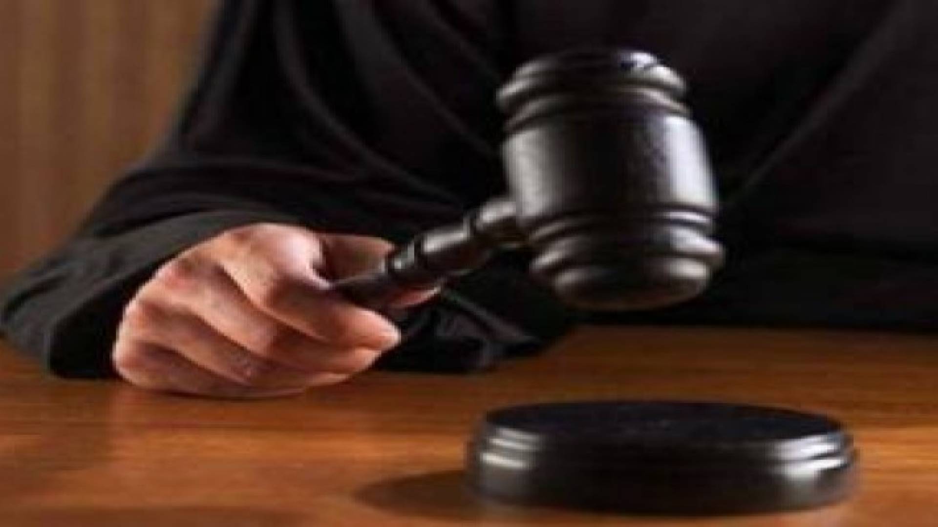 تبرئة أب من تهمة هتك عرض ابنته لعدم "قيام" الدليل القانوني .. تفاصيل