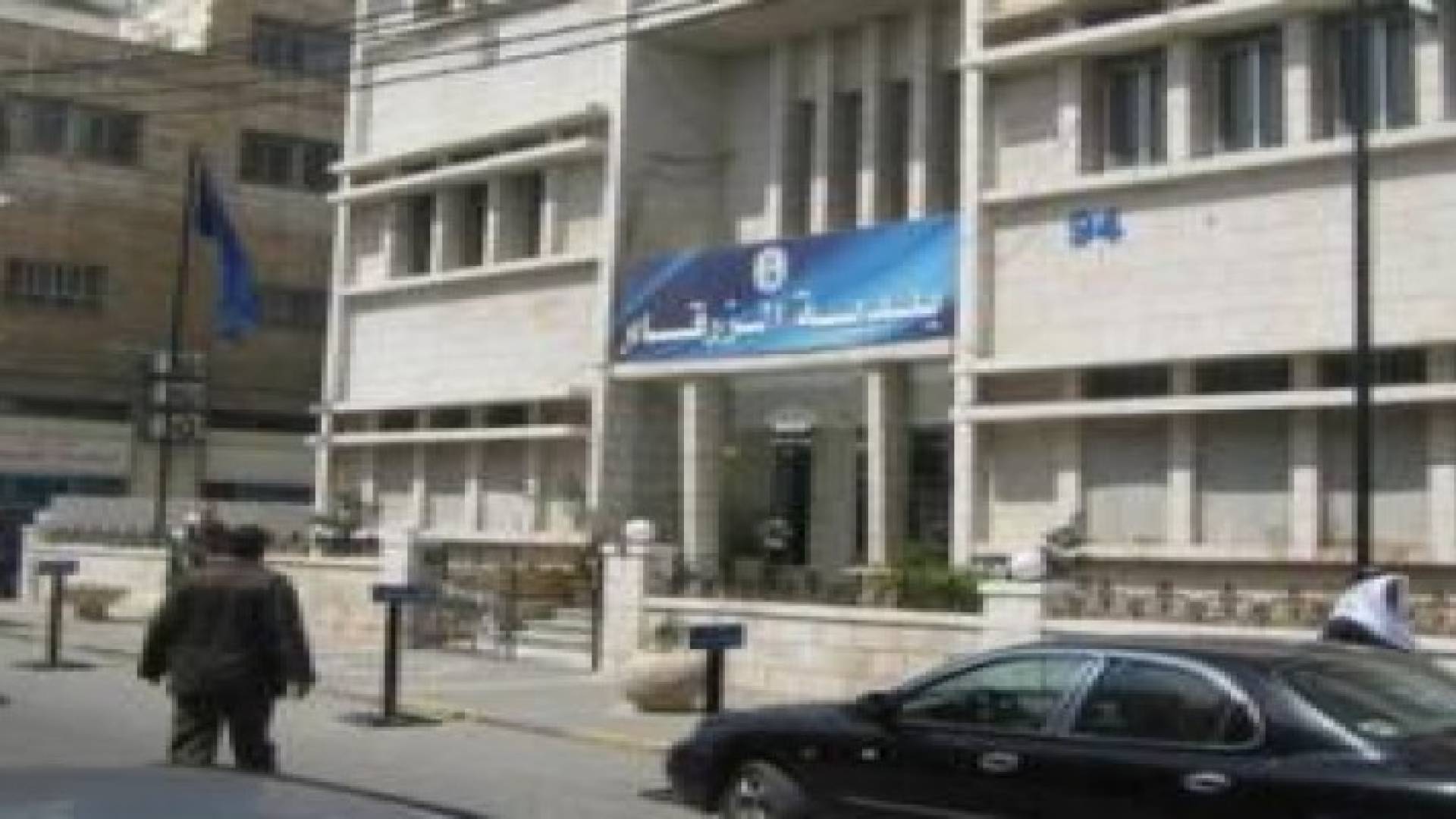 إزالة ونقل 450 طنا من النفايات بالزرقاء يوميا