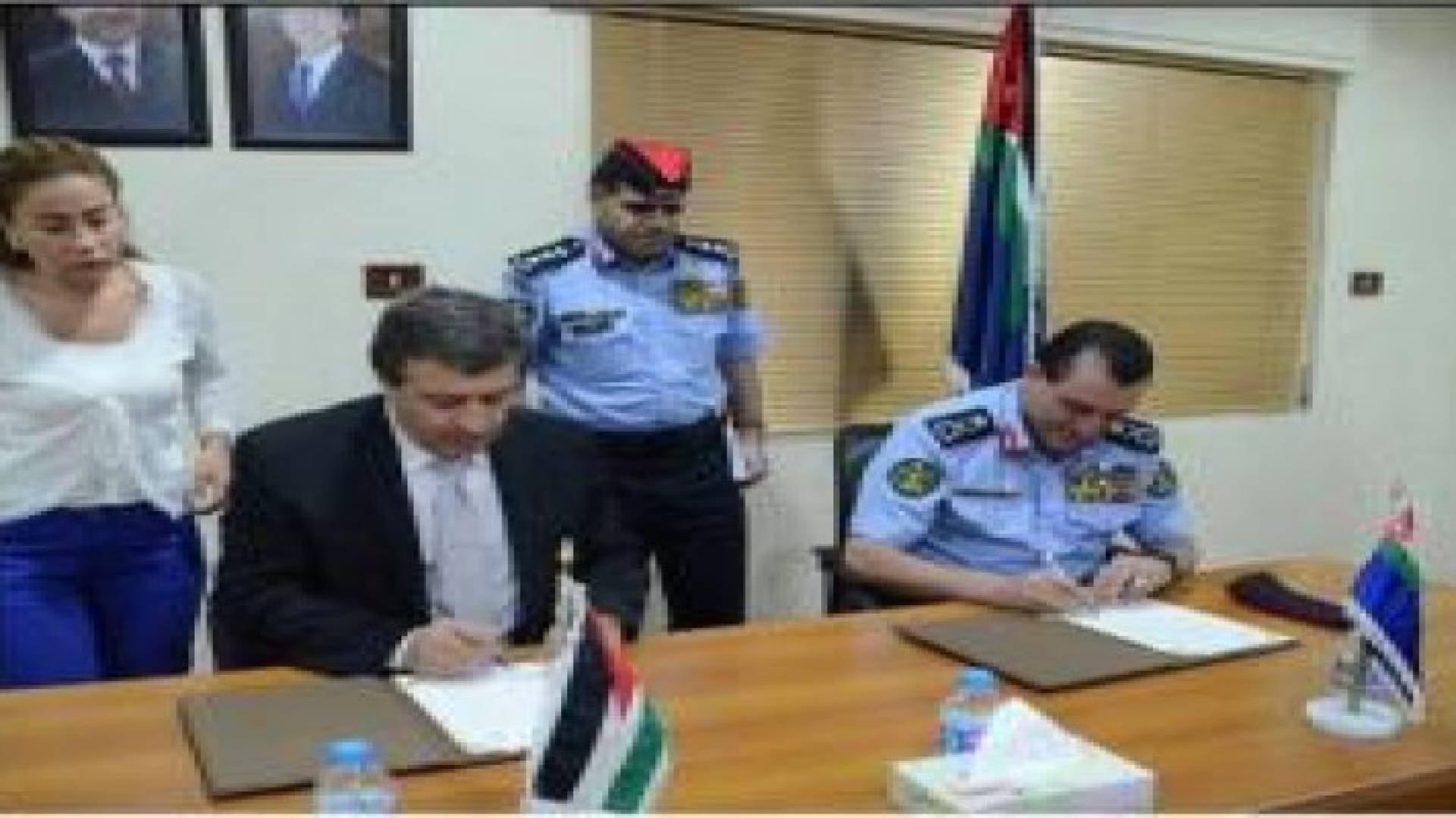 "العمل" و"الامن العام" يجددان مذكرة مكافحة الاتجار بالبشر