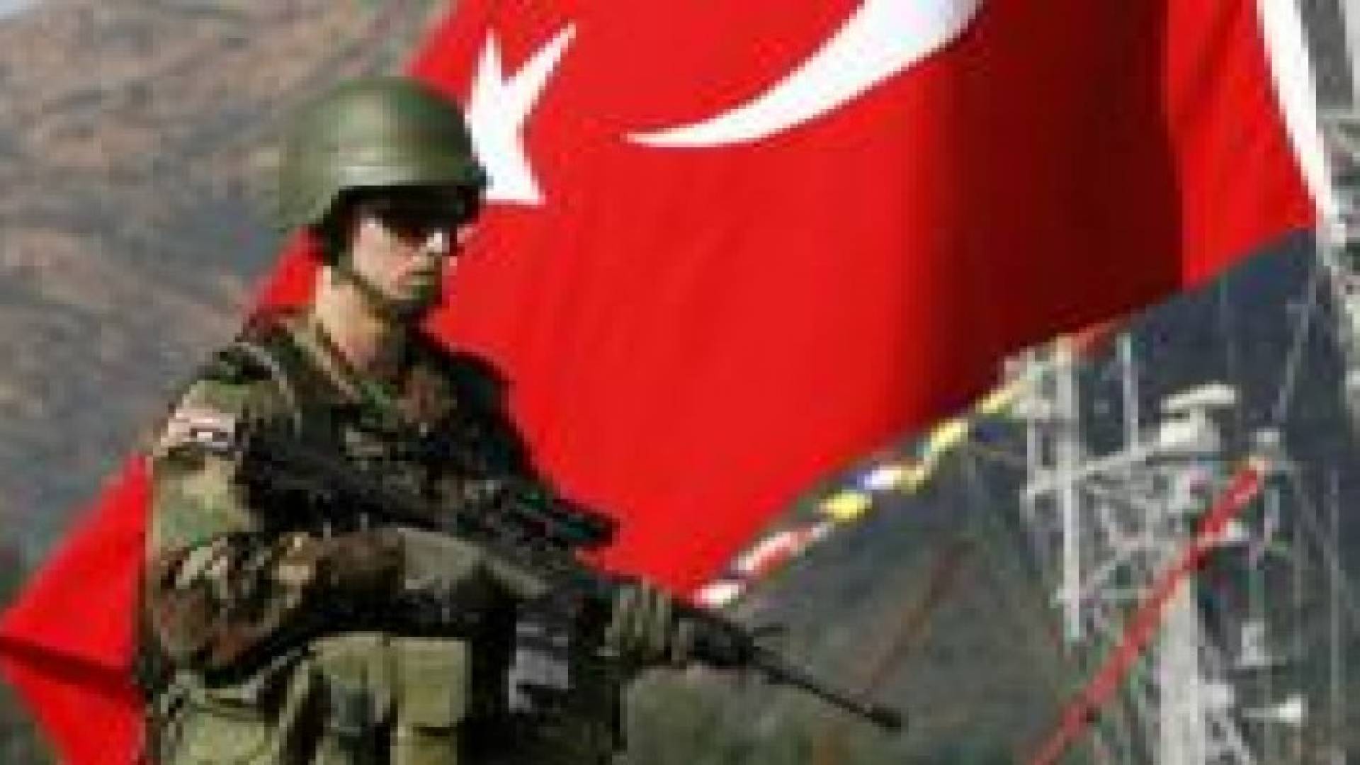 تركيا.. هجوم بري وجوي ضد داعش و"العمال الكردستاني"