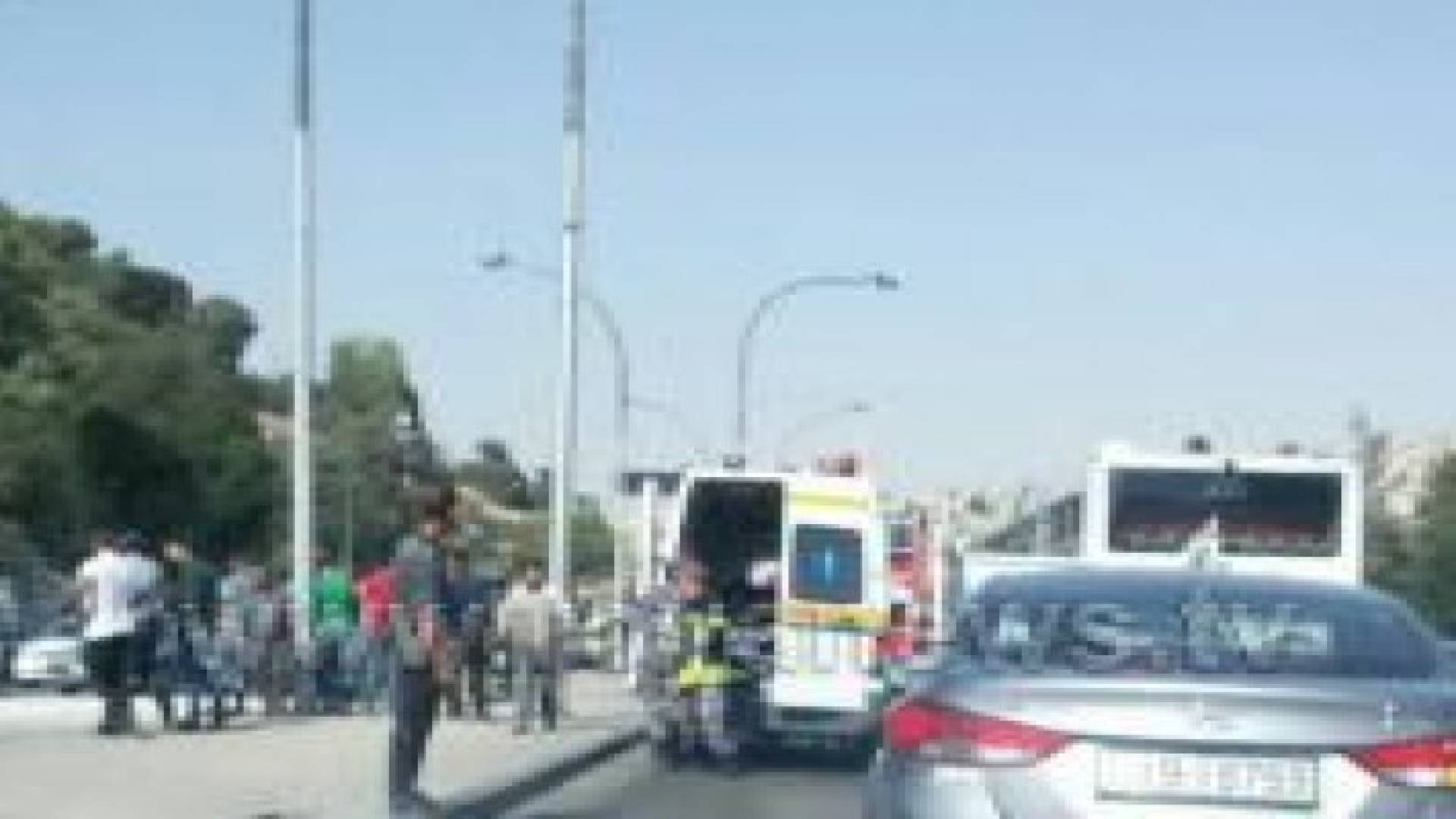 إصابة شخص اثر حادث دهس بالقرب من مجمع رغدان .. صورة