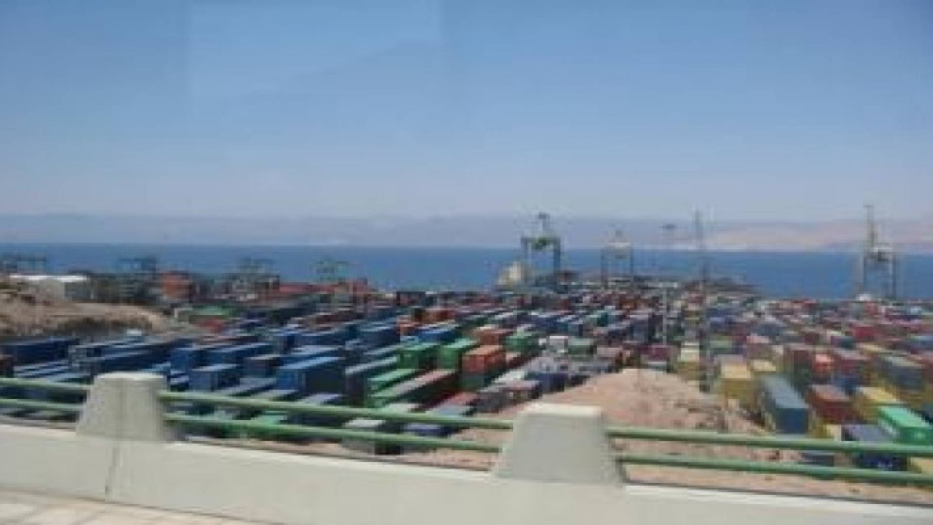 تعويضات جزئية لمتضرري أزمة ميناء الحاويات