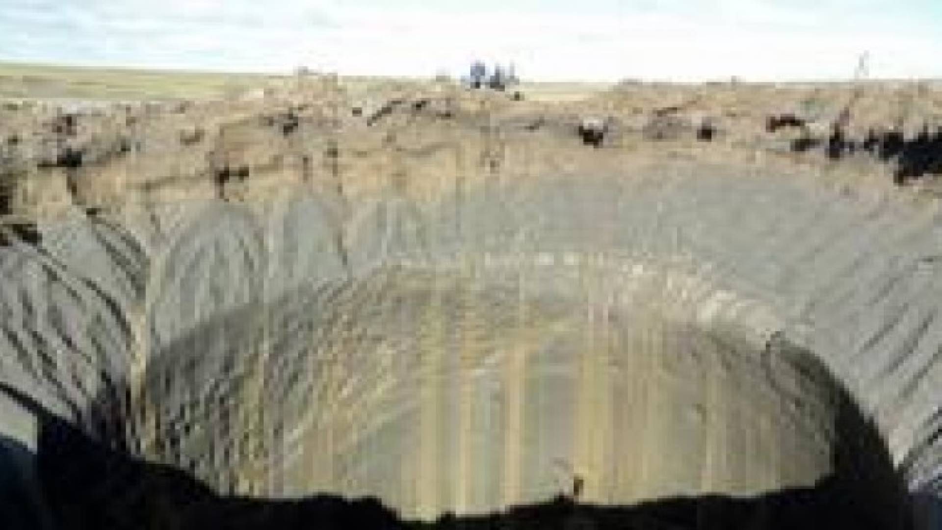 بالفيديو: جولة داخل حفرة "نهاية العالم" في سيبيريا