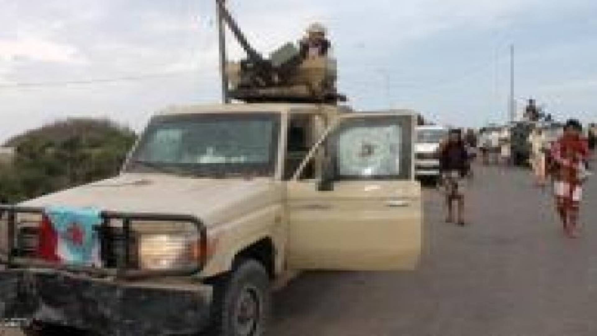 القوات اليمنية تستعيد مواقع استراتيجية في أبين