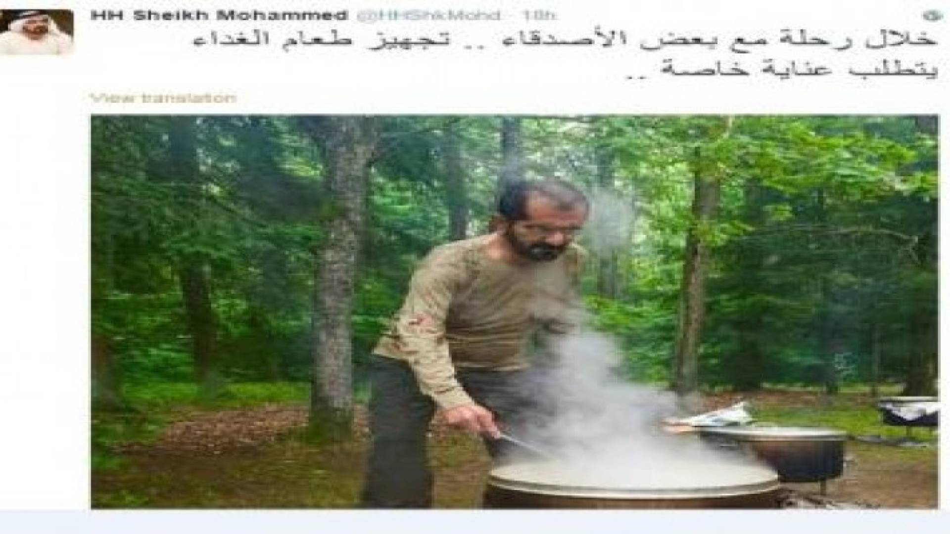 حاكم دبي ينشر صورة "نادرة" له أثناء رحلة مع الأصدقاء