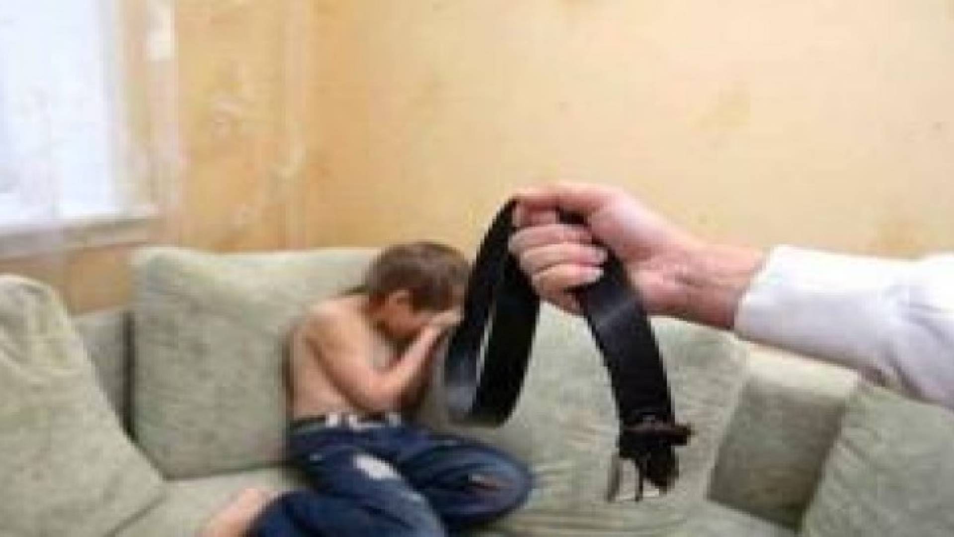 تفاصيل جديدة حول قضية " طفلة العامين " التي عذبها والدها حتى الموت