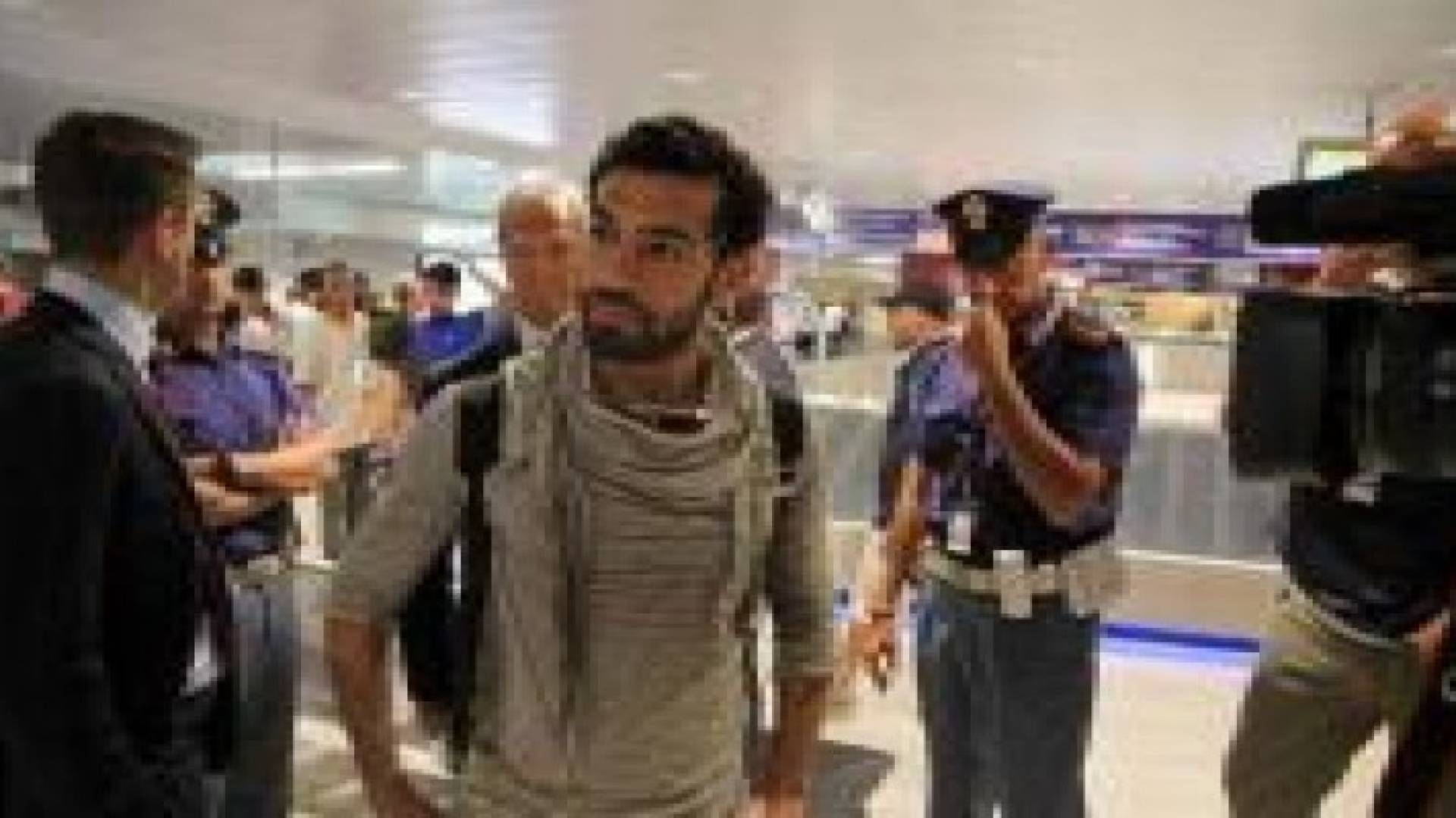 استقبال حاشد لصلاح في روما ... صور
