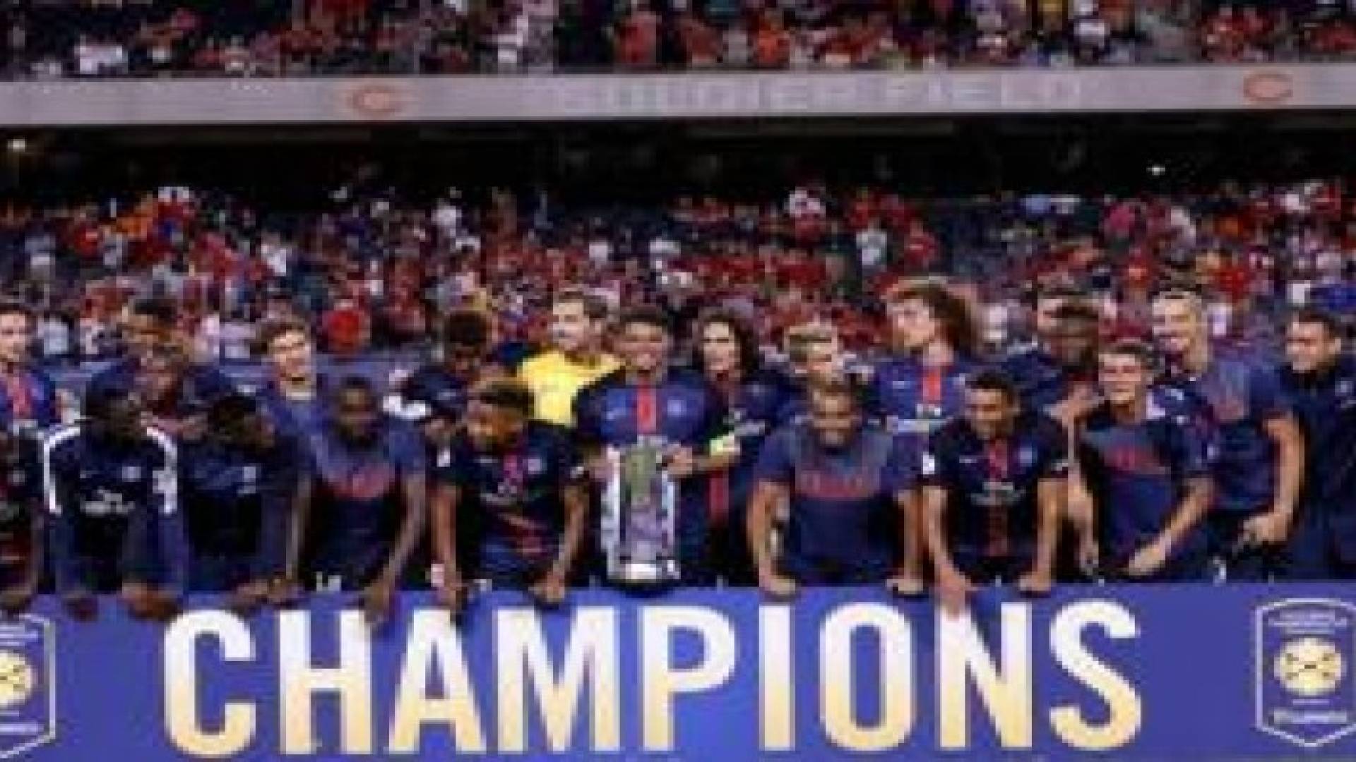 باريس سان جيرمان يتوج بلقب البطولة