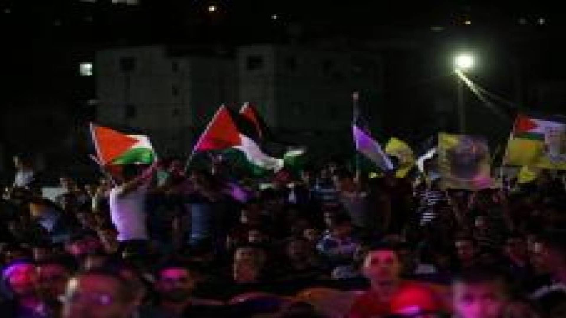 الضفة الغربية: "عرس جماعي" بمشاركة 120 عريسا .. صور