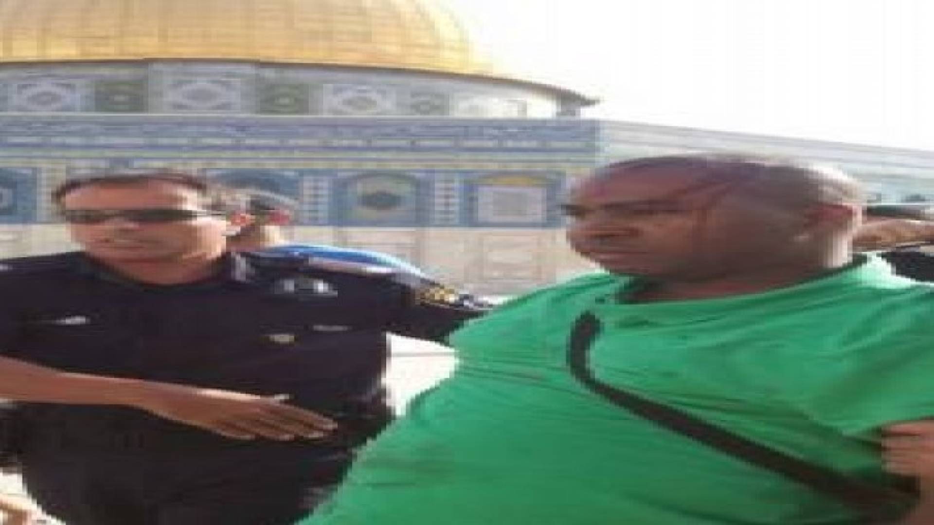 اصابات واعتقالات والمصلون يتصدون لمحاولة رفع علم اسرائيل بالاقصى