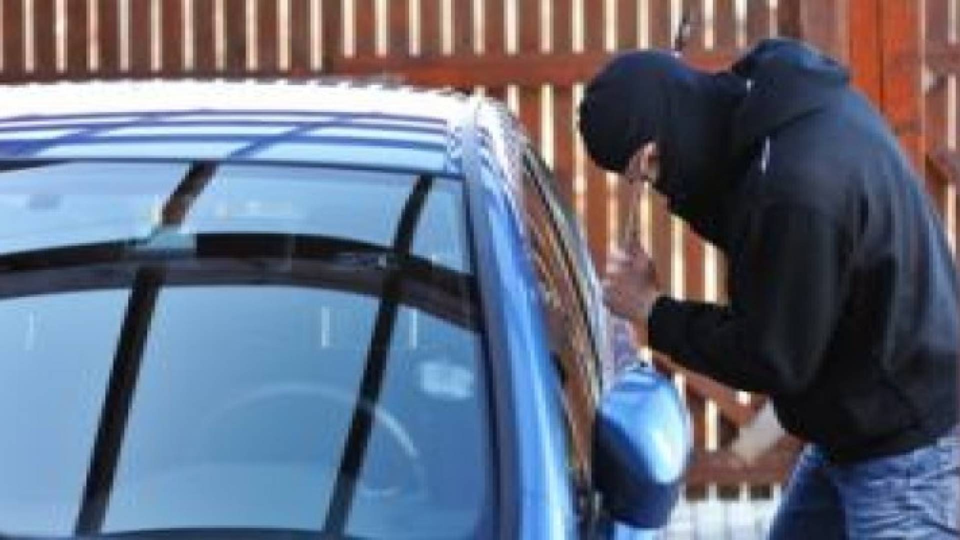 ضبط 40 مركبة مسروقة