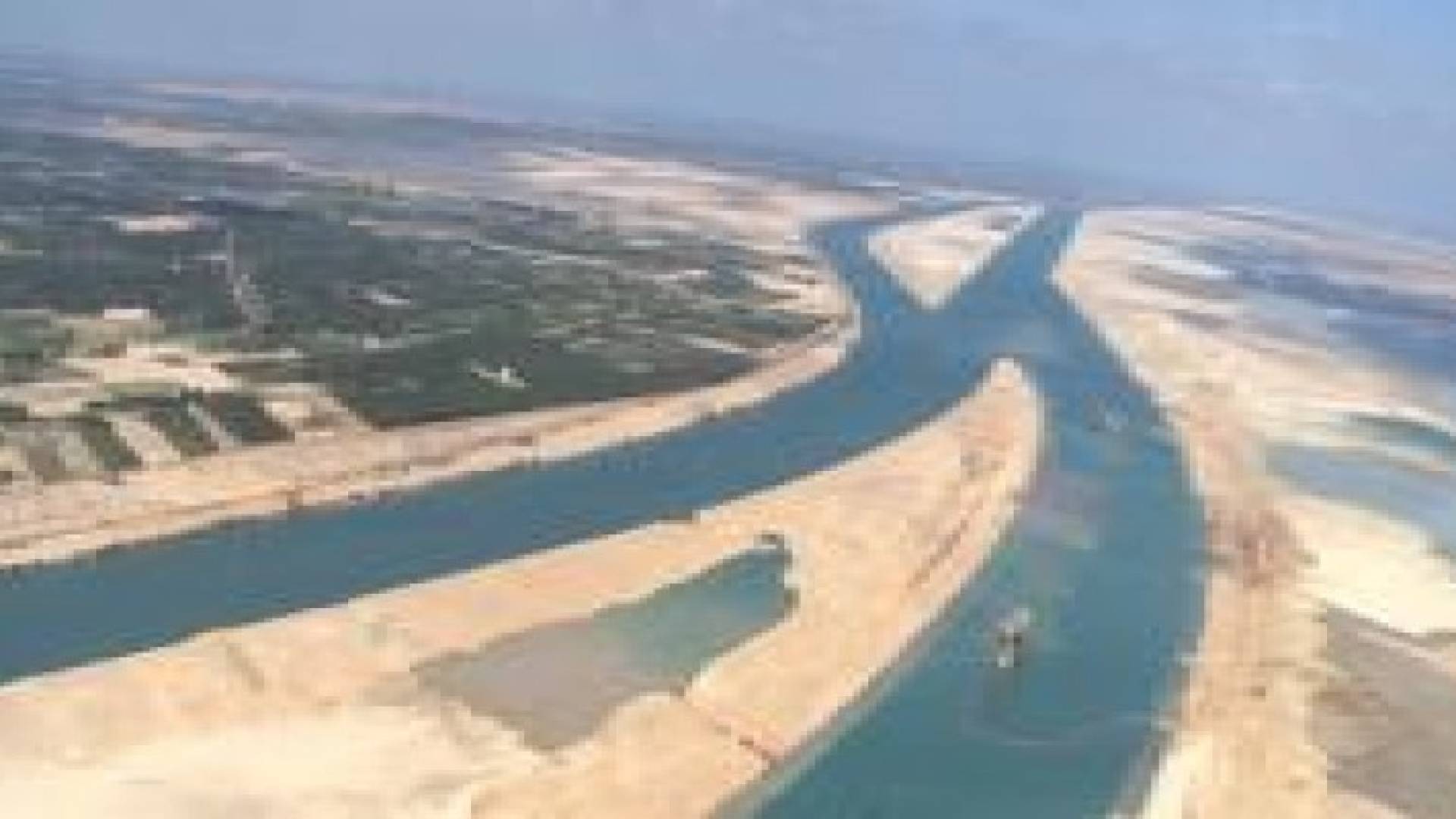 مصر تتهيأ لافتتاح "قناة السويس الجديدة"