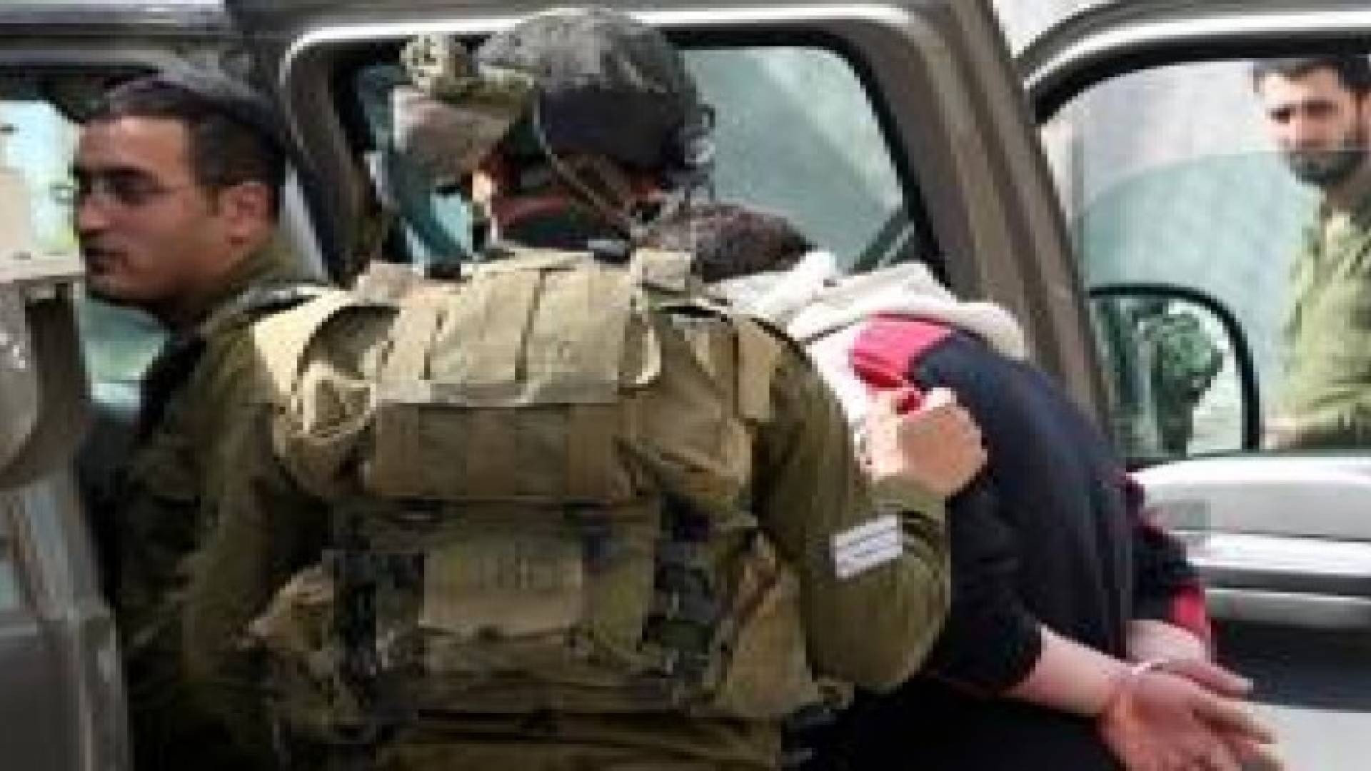 الاحتلال يعتقل خمسة مواطنين من الخليل