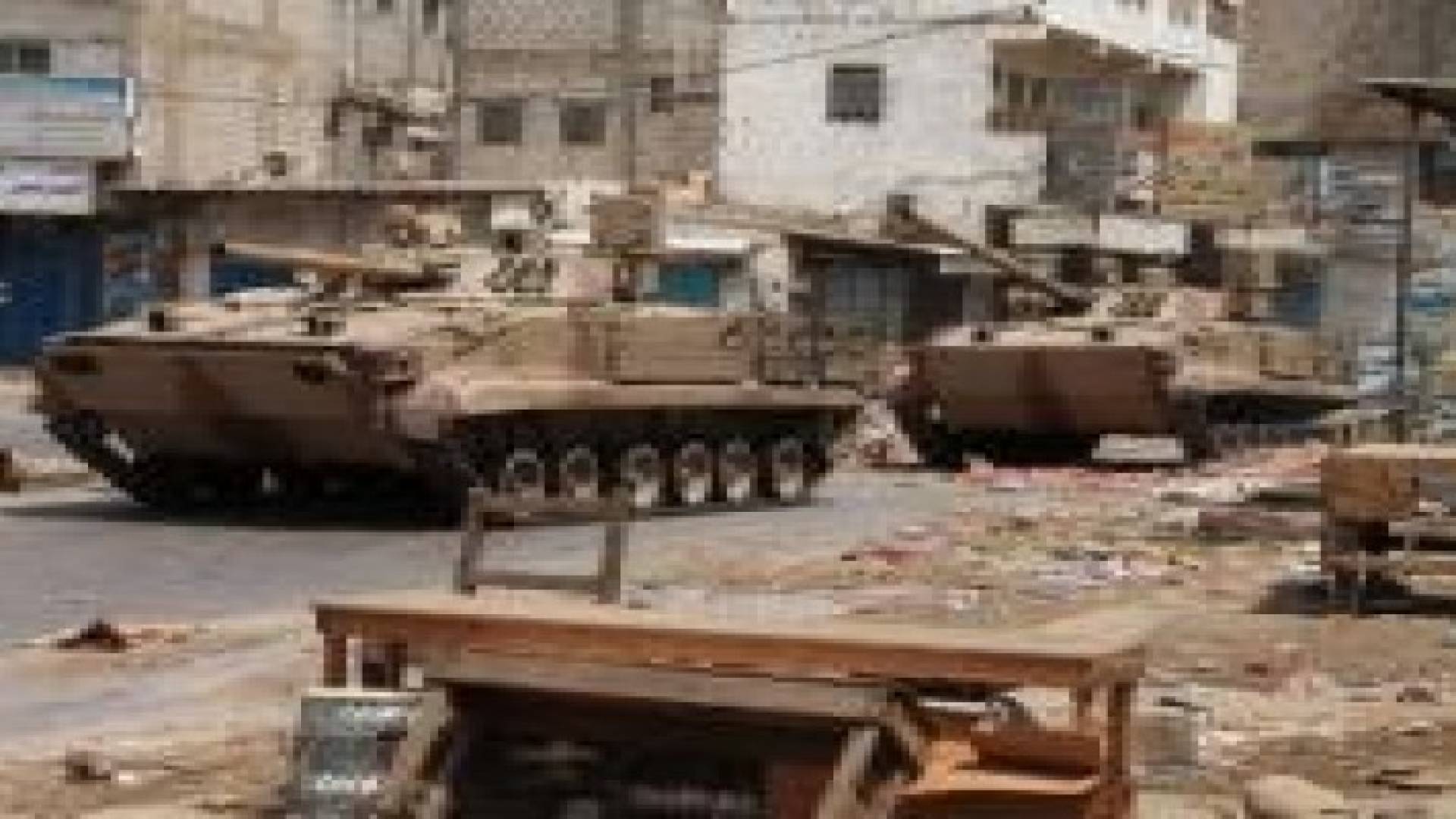تعزيزات برية سعودية إلى اليمن واللجان الشعبية تواصل تقدمها في الجنوب