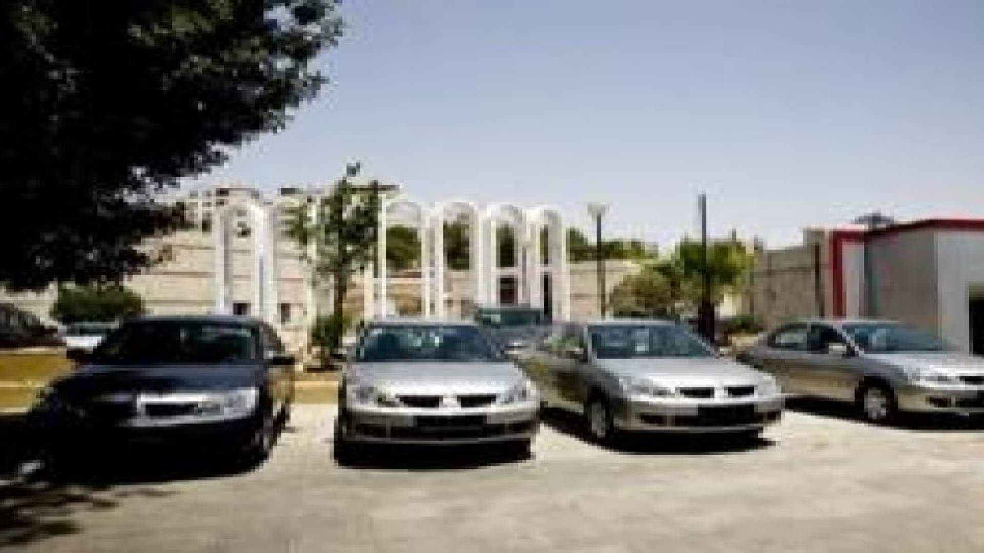 شرط تجديد رخصة مكاتب تأجير السيارات دفع غرامة  150 ألف دينار