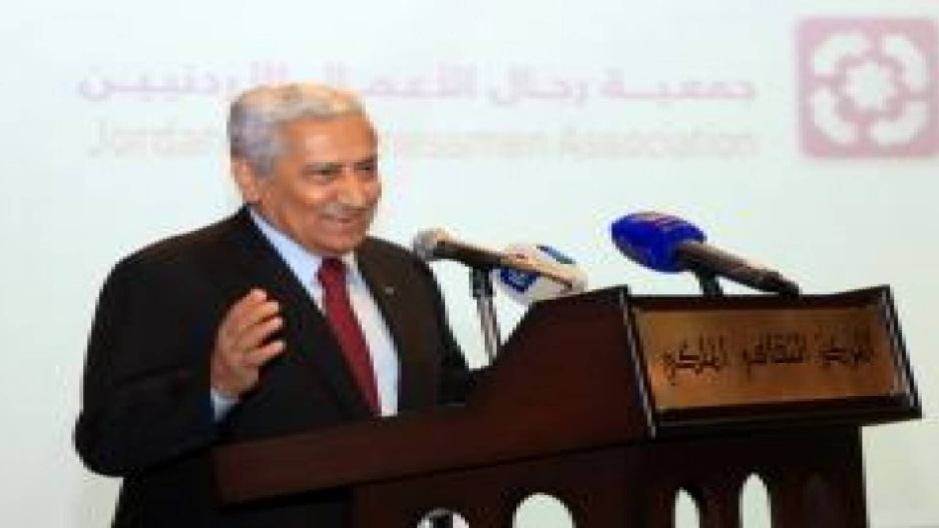 النسور: الحكومة تسدد ربع مليار دينار و"تضخها في السوق"