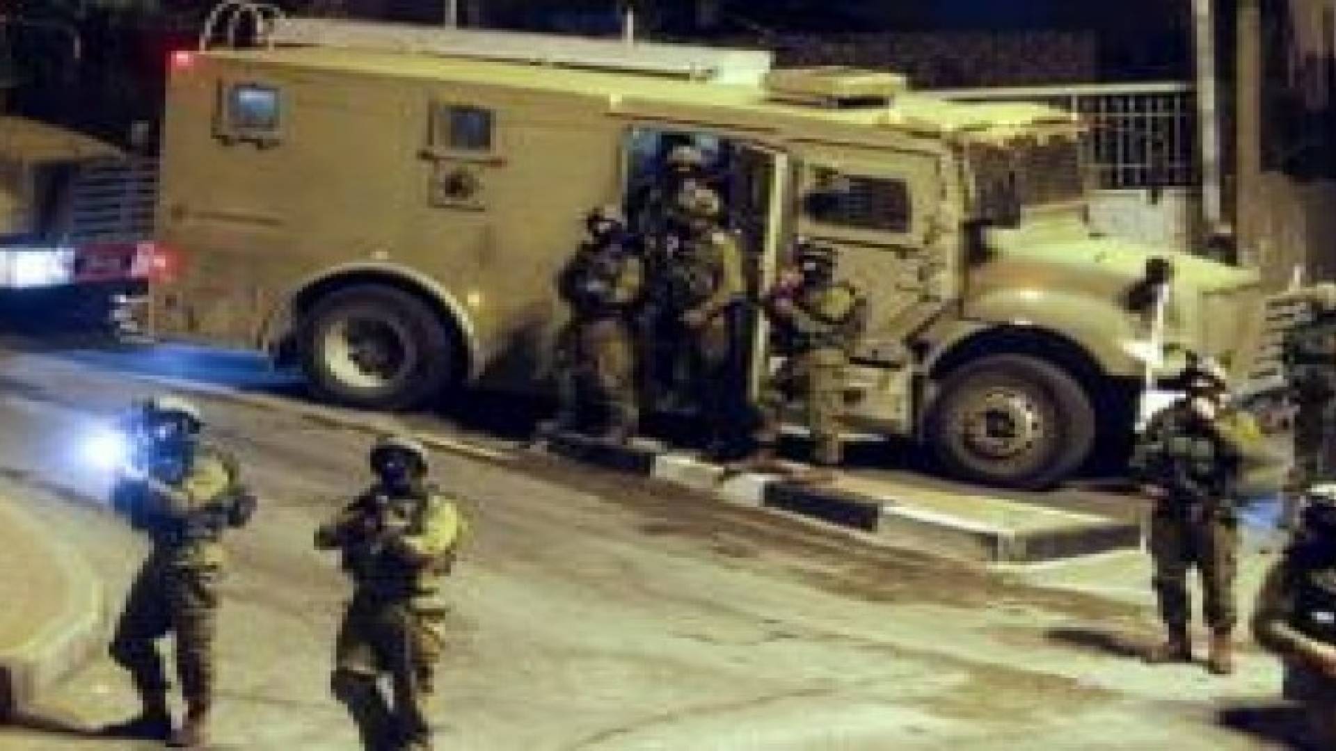 الاحتلال يعتقل 3 مواطنين في الضفة الغربية