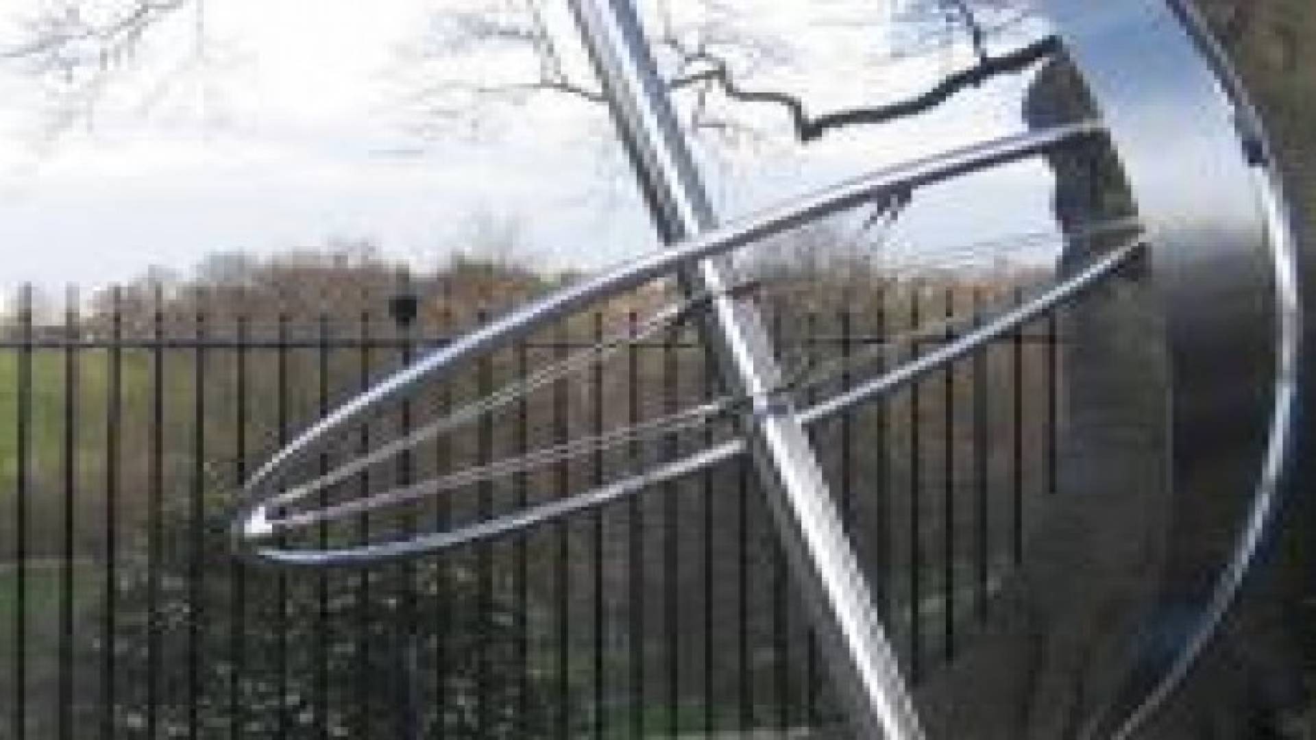 شذوذ الجاذبية يزيح خط غرينتش لمسافة 100 متر