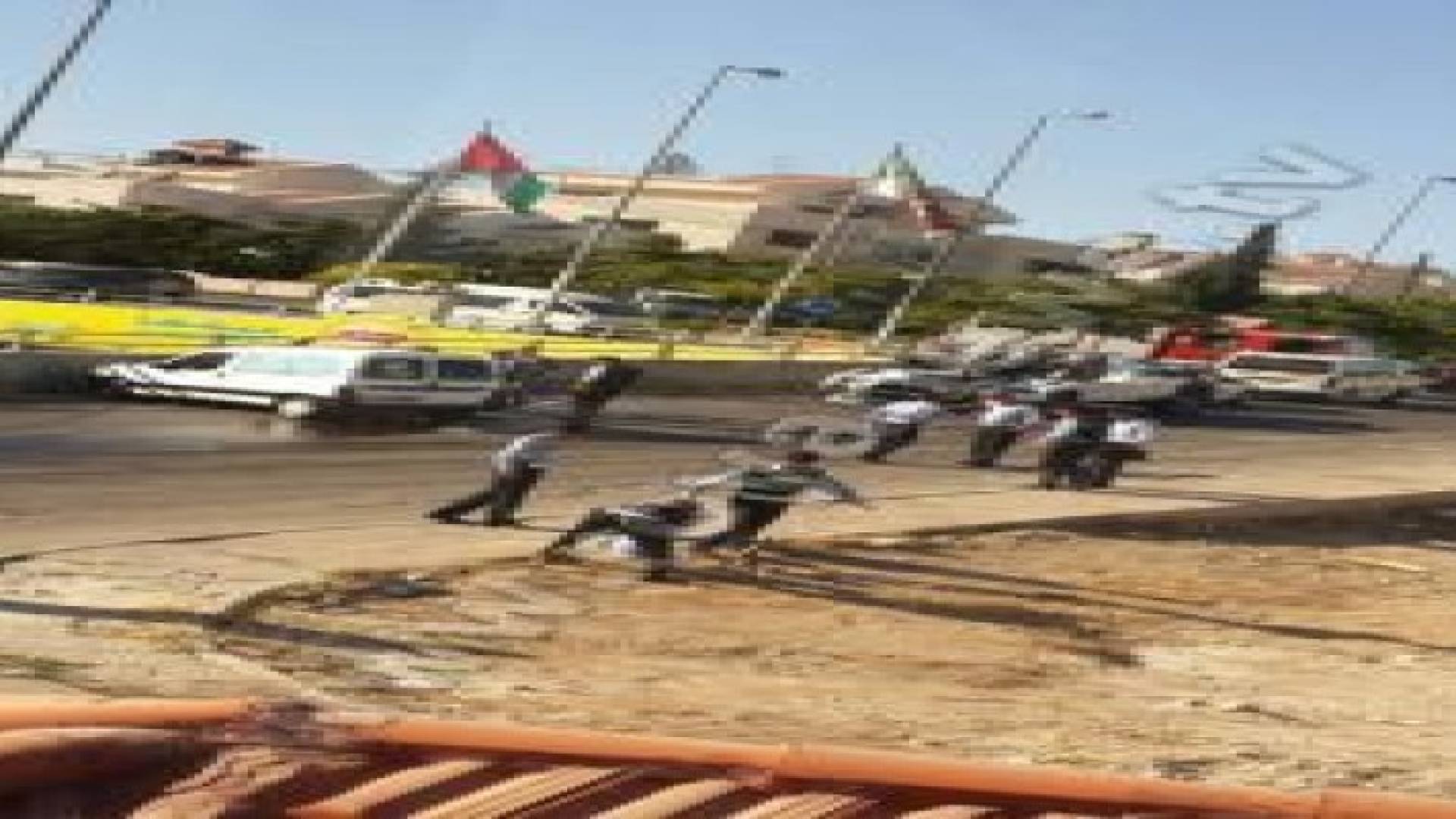 بالصور: اصابة شخص اثر انقلاب مركبة في العاصمة عمان