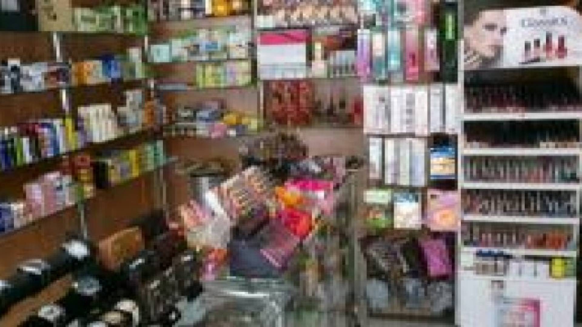 تحذيرات من شراء مواد تجميل من البسطات